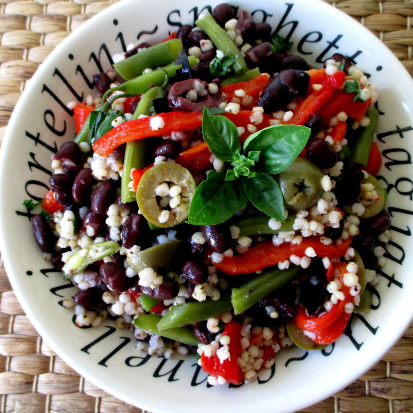 Insalata di sorgo e fagioli con verdure episode artwork