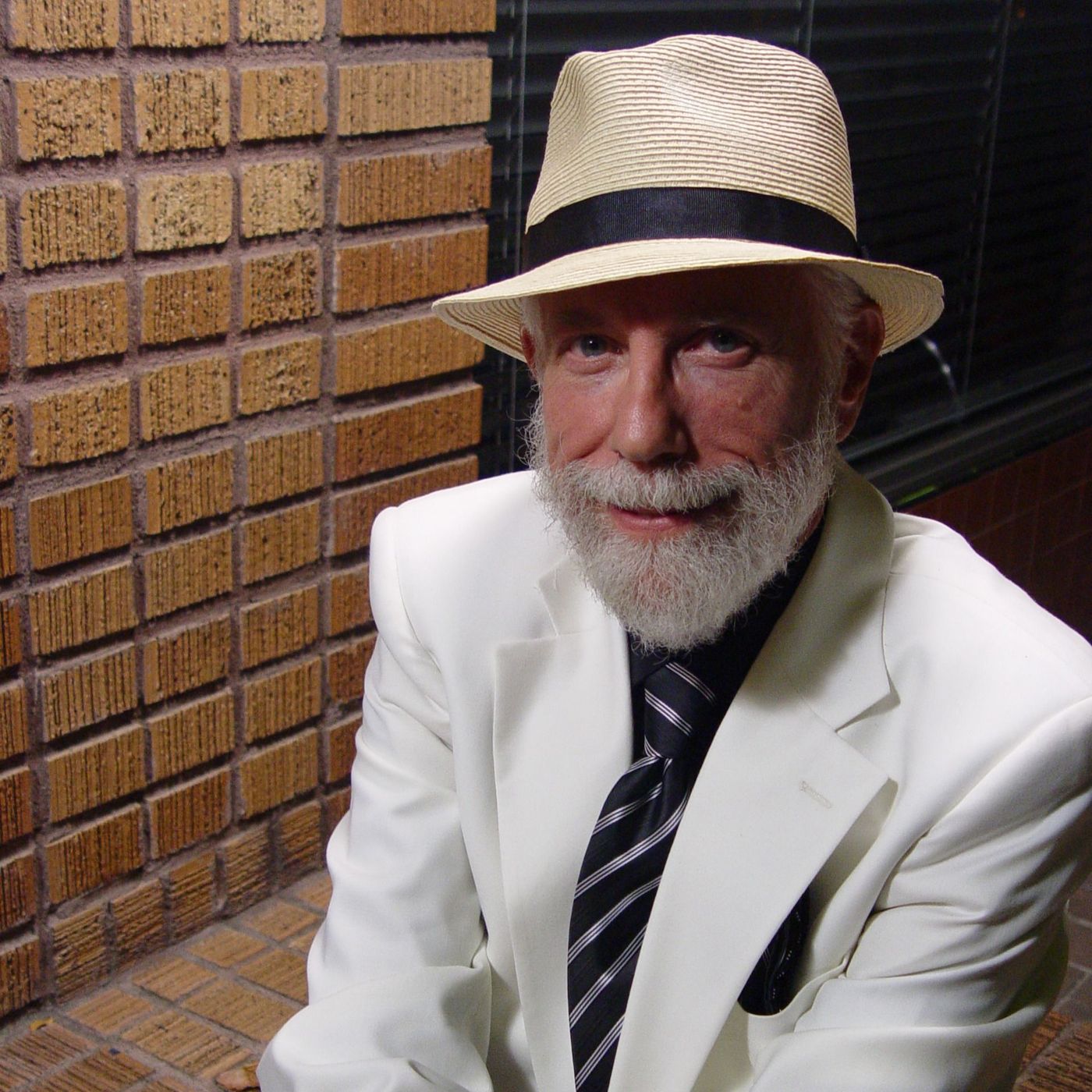 Lon Milo DuQuette - Lon Talks about Qabalah, Magick, and Life as an Occultist.