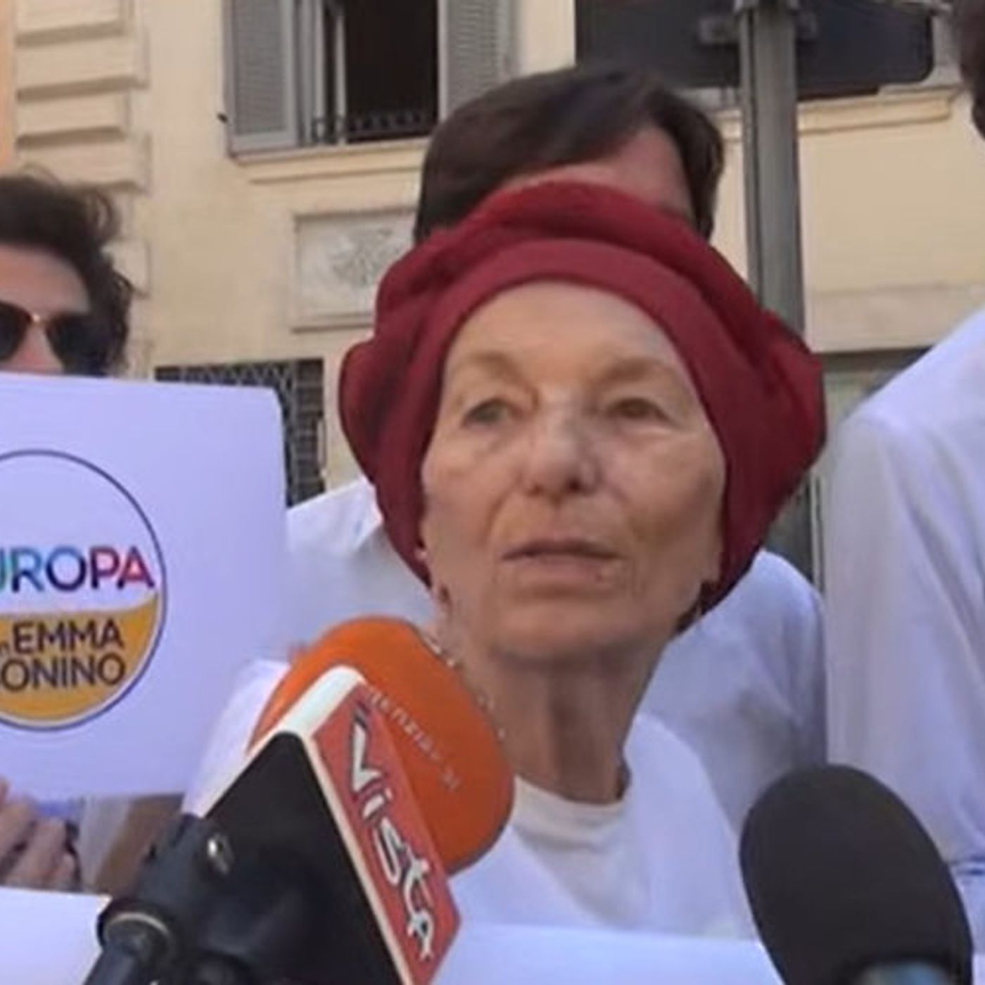 Emma Bonino ricoverata d’urgenza a Roma. E’ in gravi condizioni episode artwork