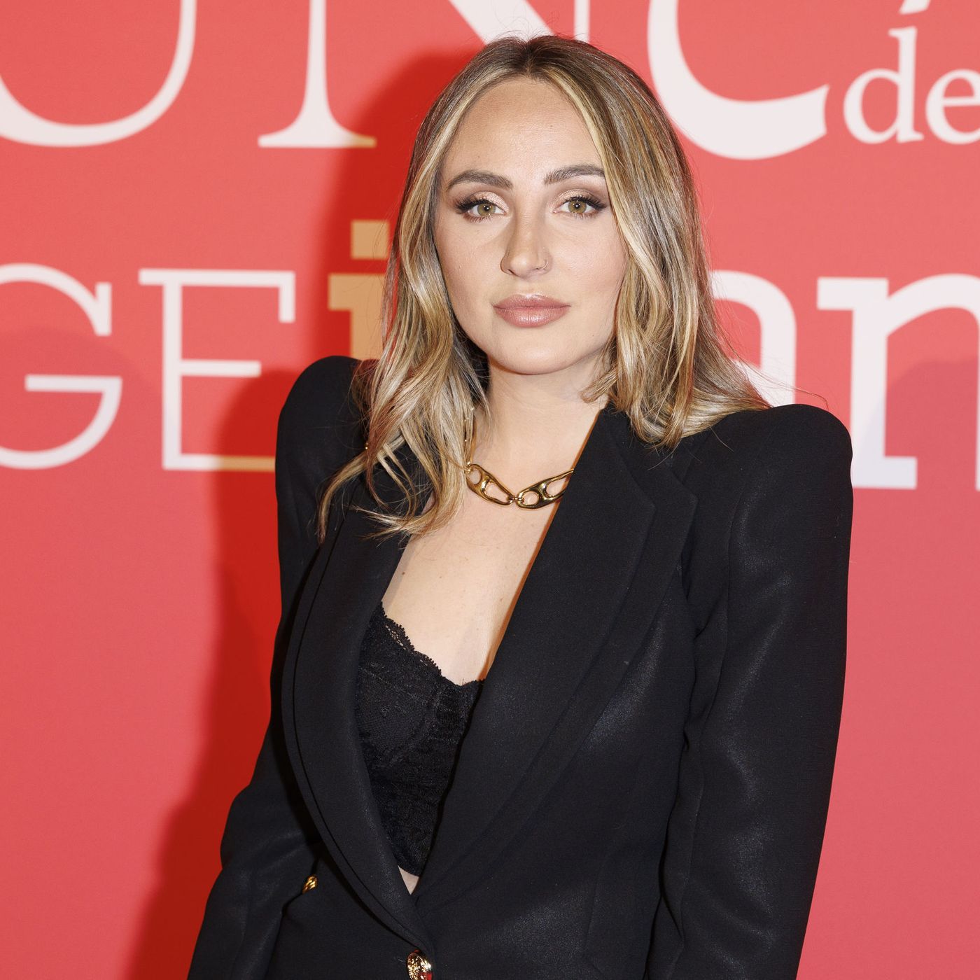 Crónica Rosa: La reaparición de Rocío Flores