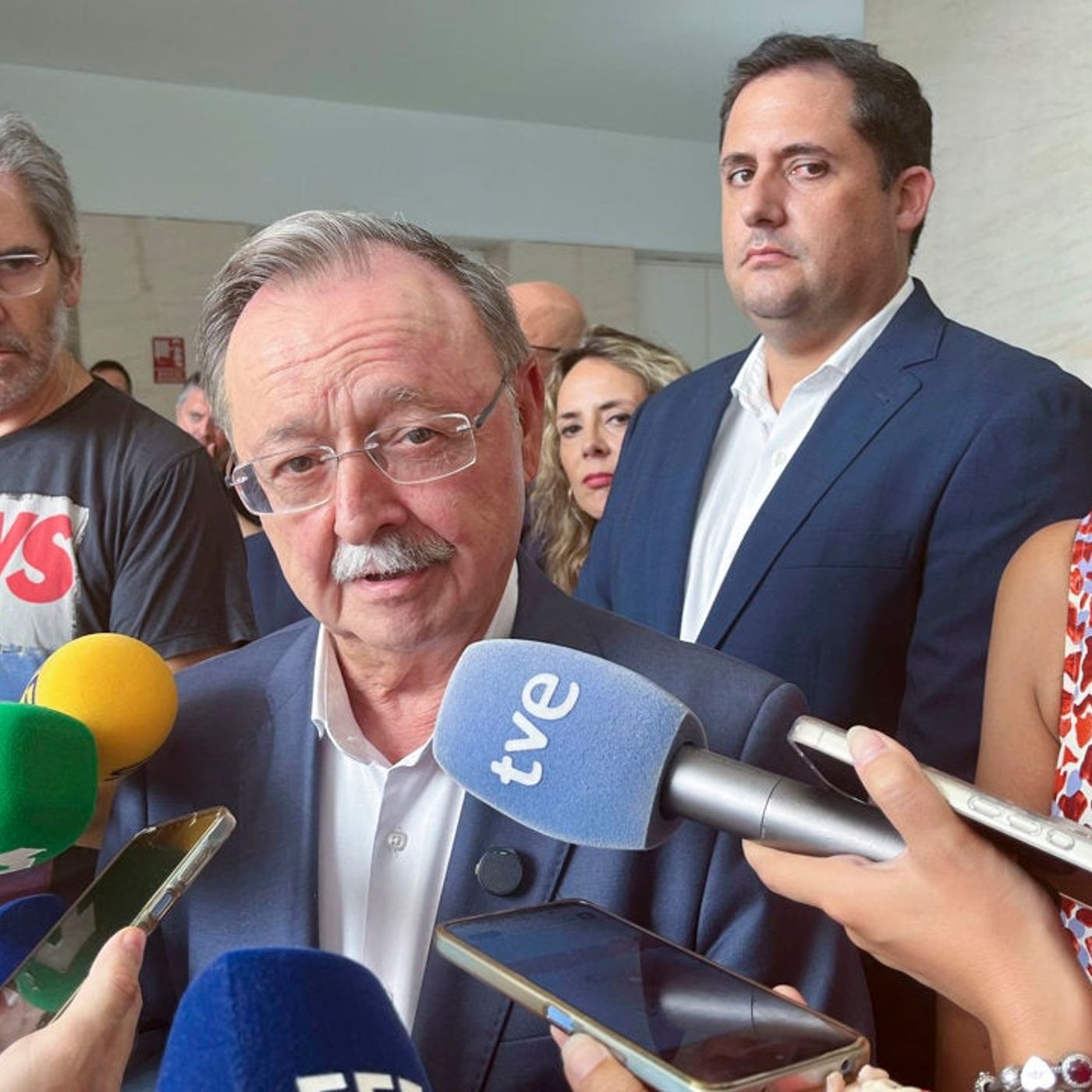 Tertulia: Vivas reclama un mando único en Ceuta y centro de internamiento para todos los inmigrantes