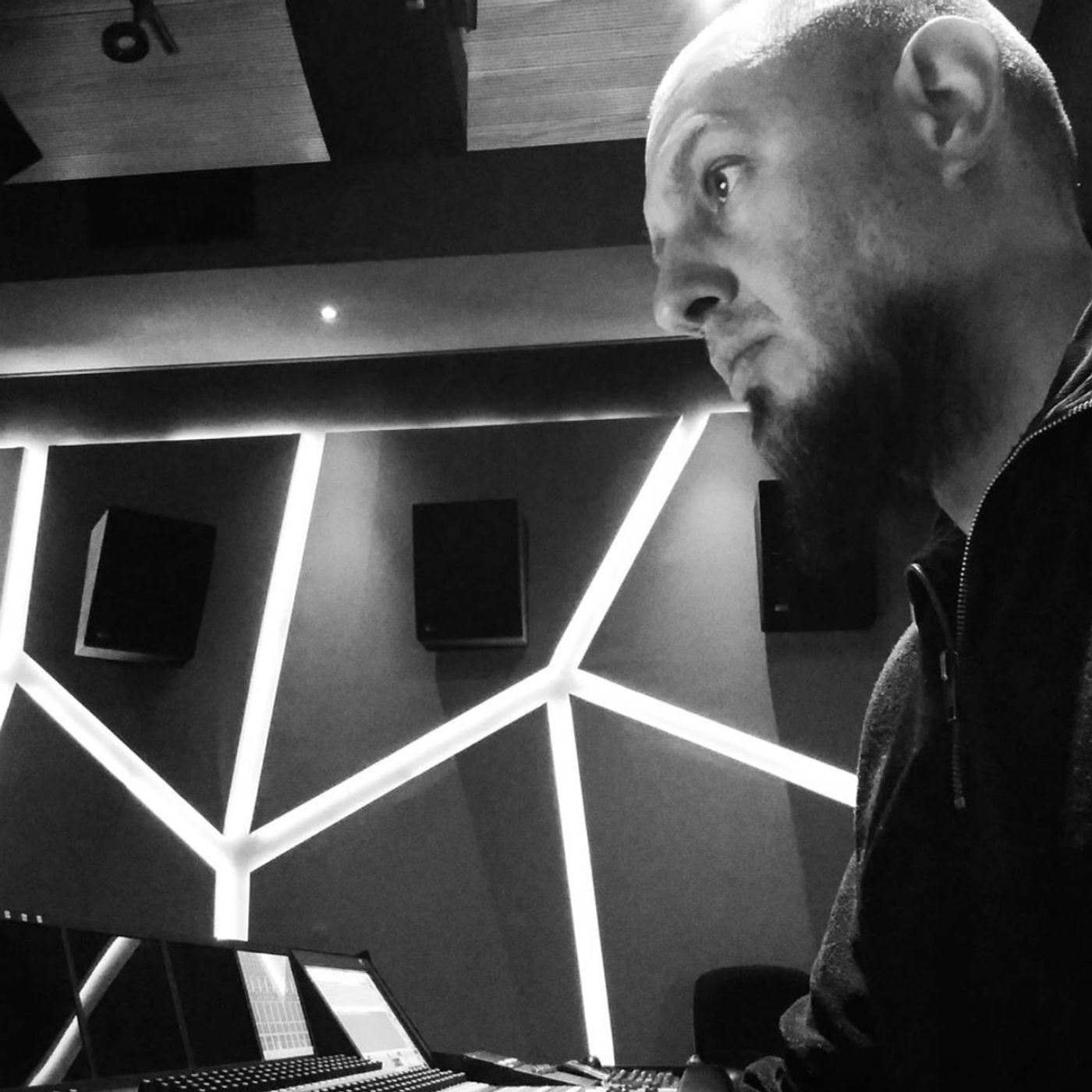 Crown - fighting the lockdown through radio
