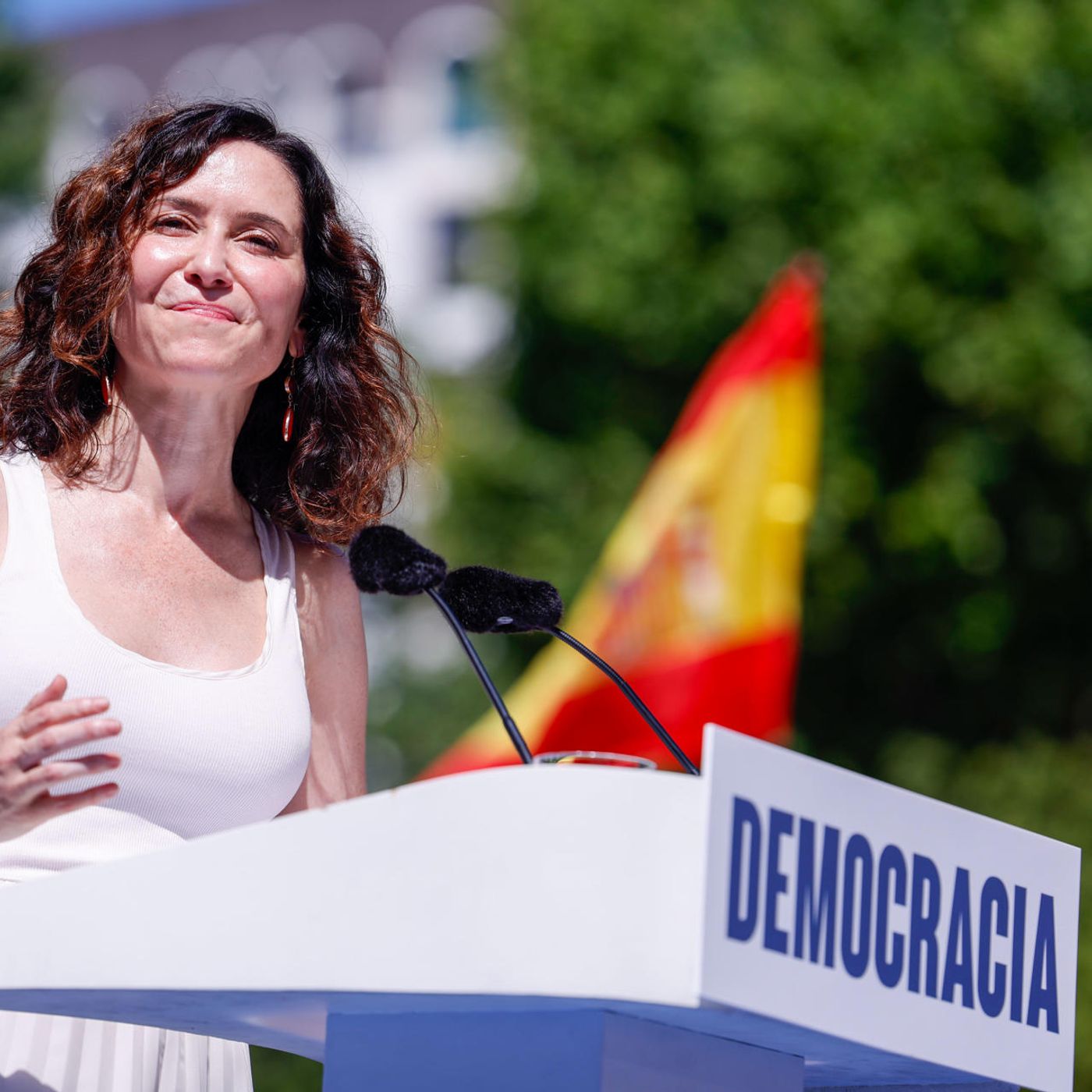 Madrid es Noticia: Ayuso apuesta por un militante - un voto