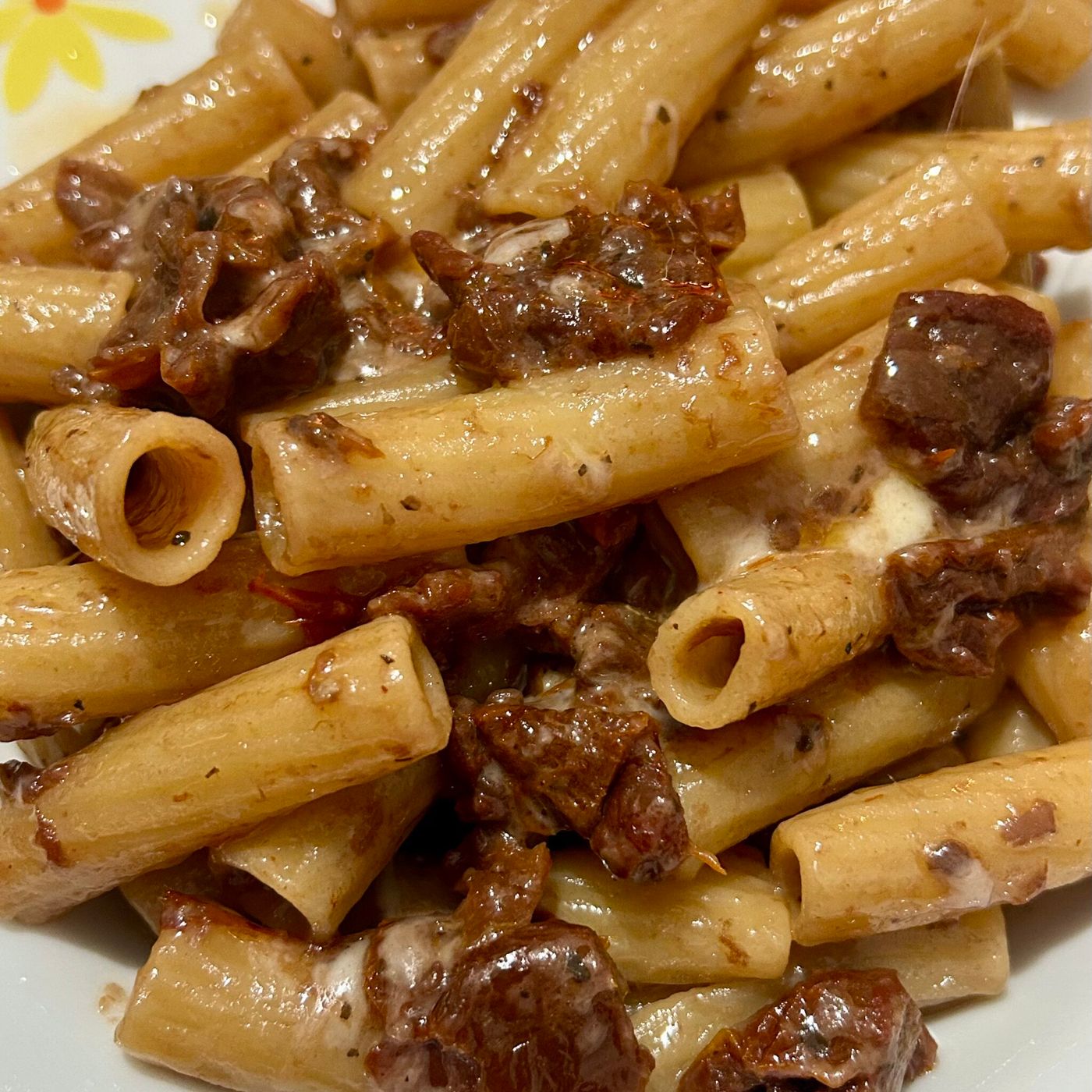 Rigatoni filanti ai pomodori secchi episode artwork