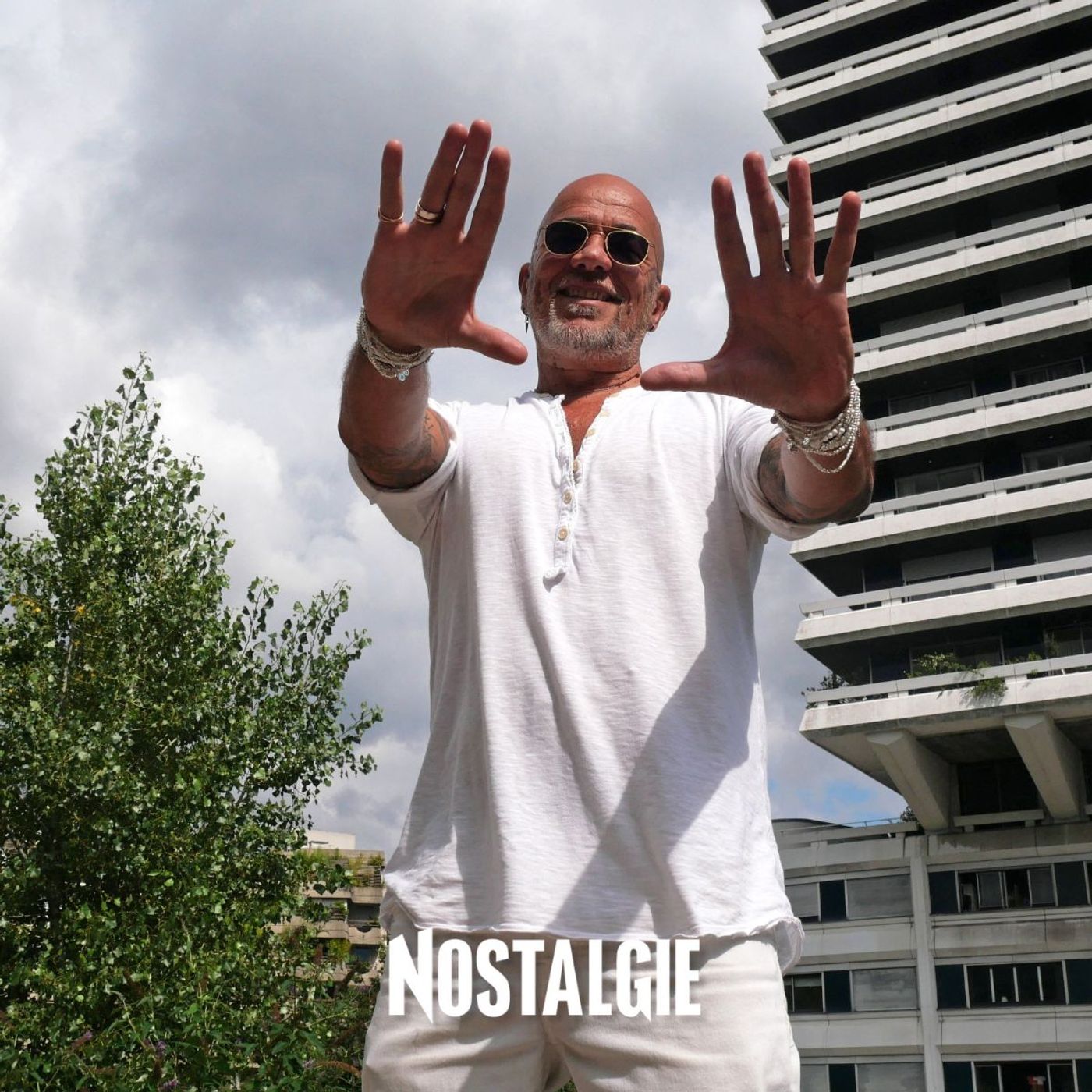 Pascal Obispo dévoile "Son âme d'enfant" avec Carla Bruni