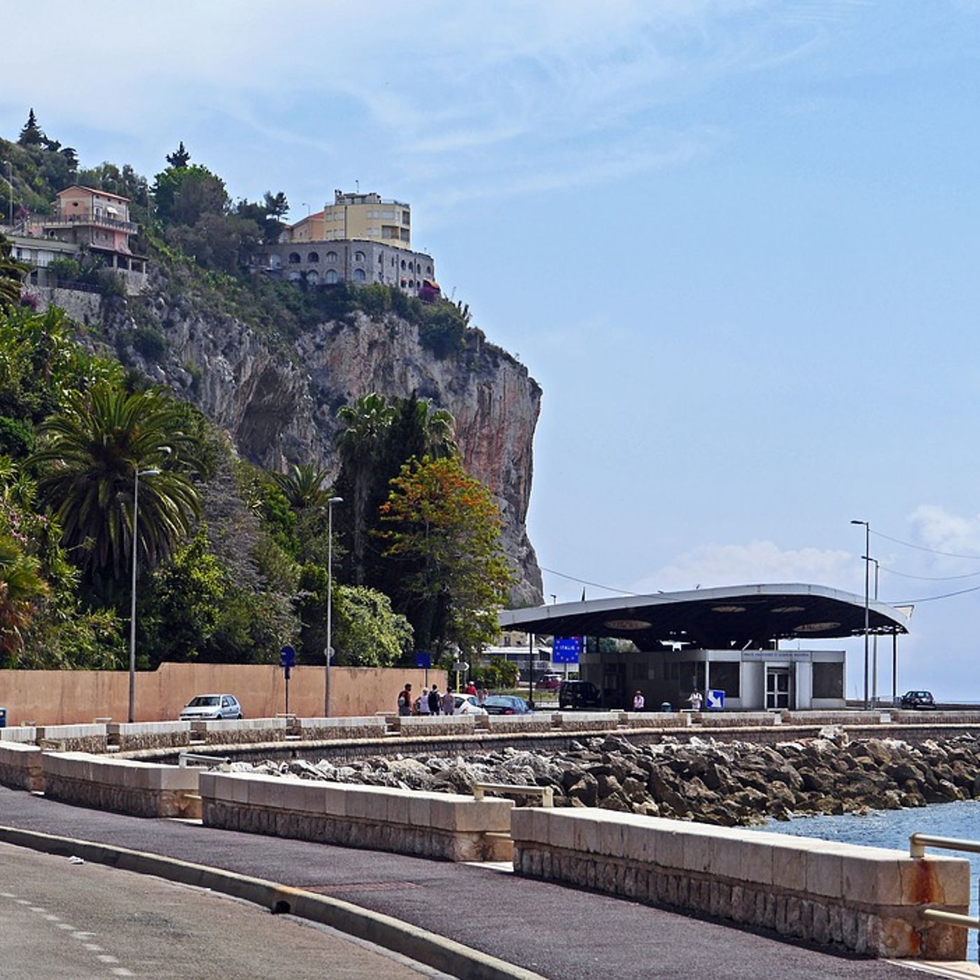 Nizza24 martedì 4 novembre: chiusura del confine costiero Mentone-Ventimiglia - Truffa Carte di Credito - Charles Leclerc si fidanza - Météo