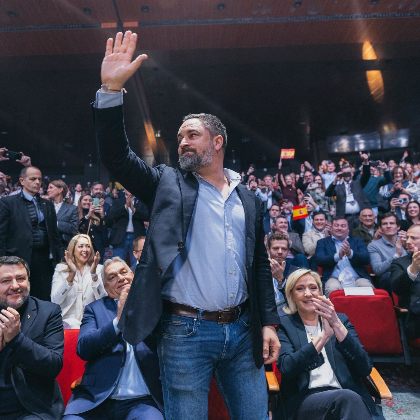 Firma Carlos Cuesta. La independencia patriótica