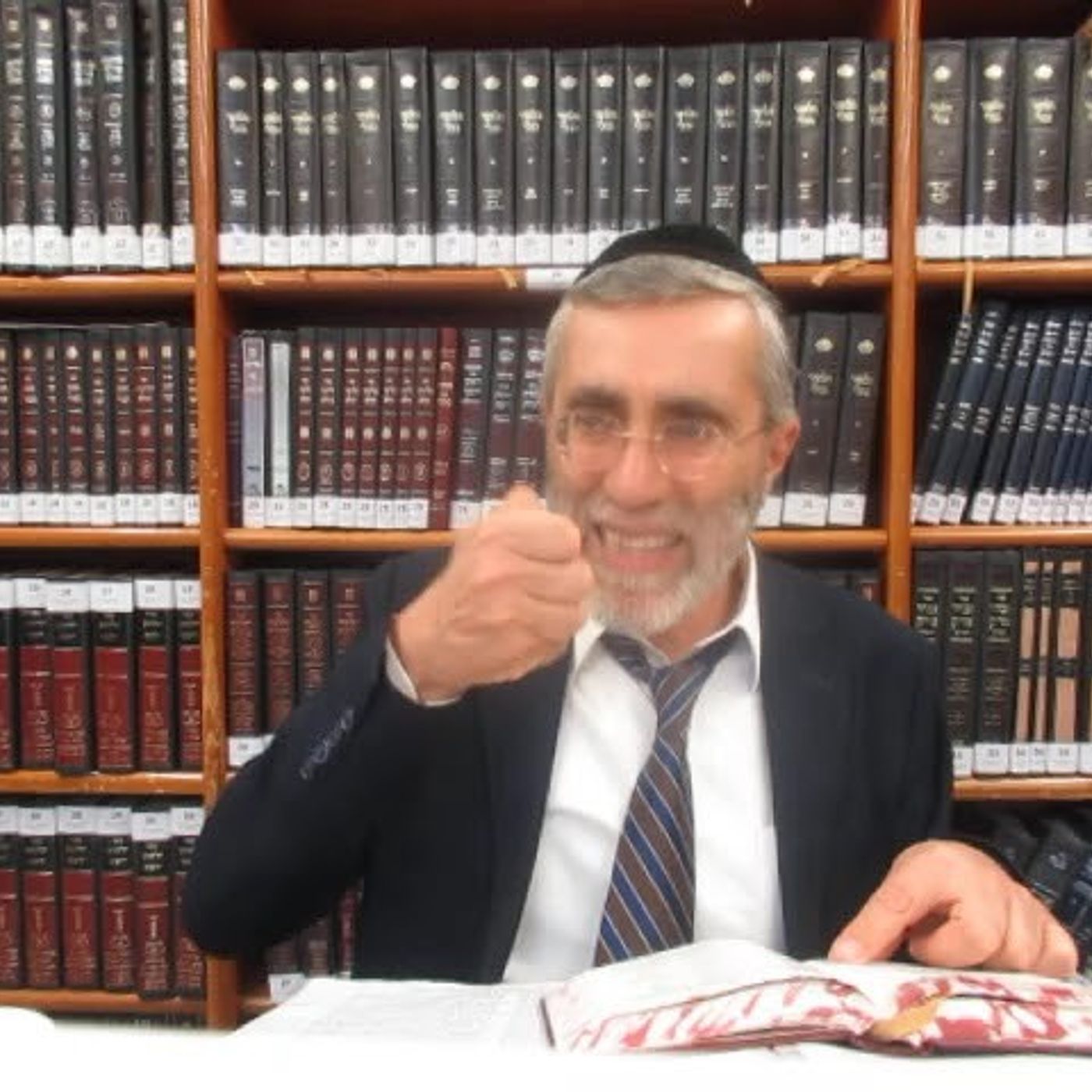 הרב יהושע ביבי - תשפ"ו - עמידה - שיעור מס' 057 - כוונות כב' אתוון בהארה ועצמות בסידור episode artwork