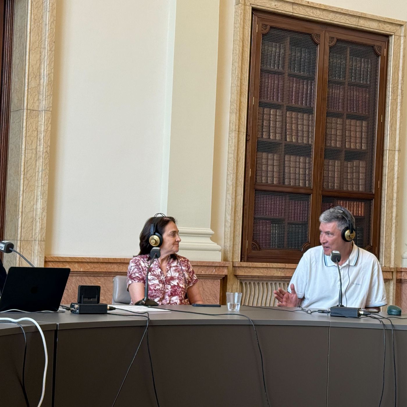 cover of episode Cómo es vivir, crecer y trabajar en el Banco de España