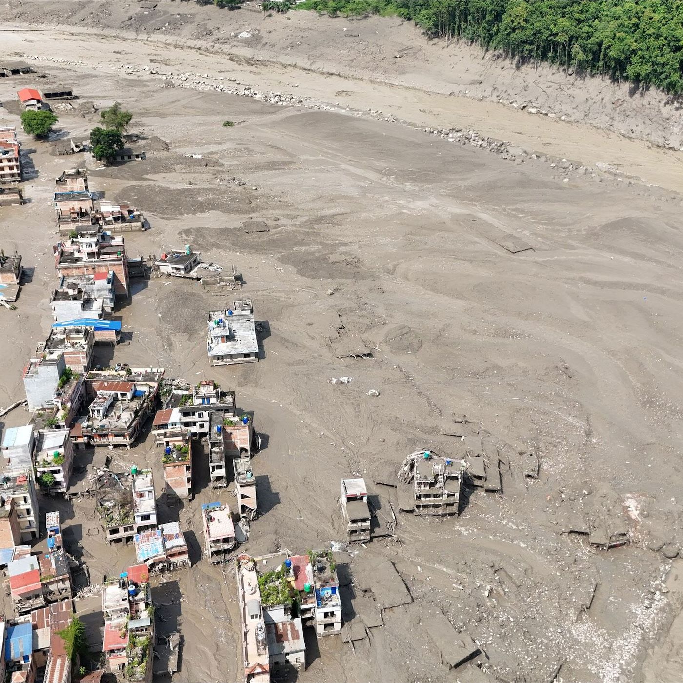 Sismo e avalanche no Nepal deixam dezenas de mortos e centenas de desaparecidos