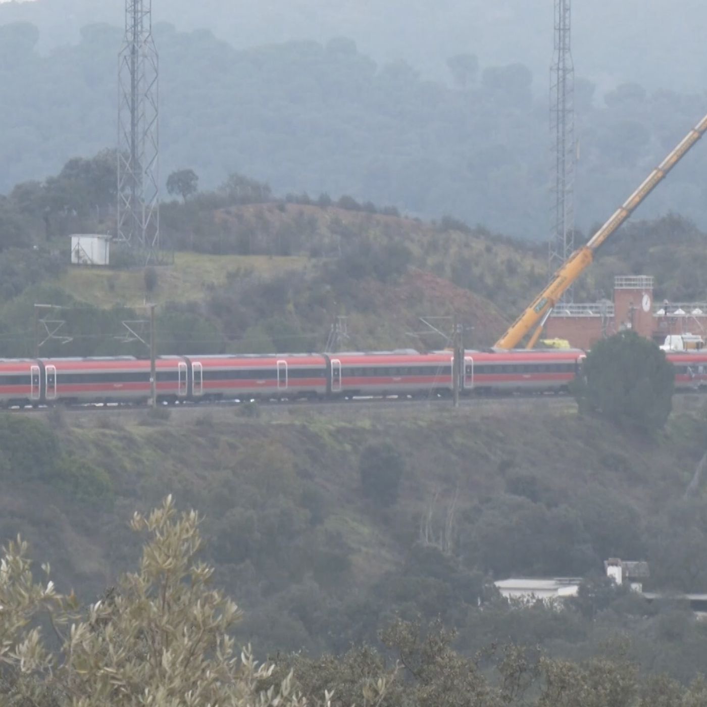 Editorial Luis Herrero: La Guardia Civil dice que quedan "dos desaparecidos por recuperar" del accidente