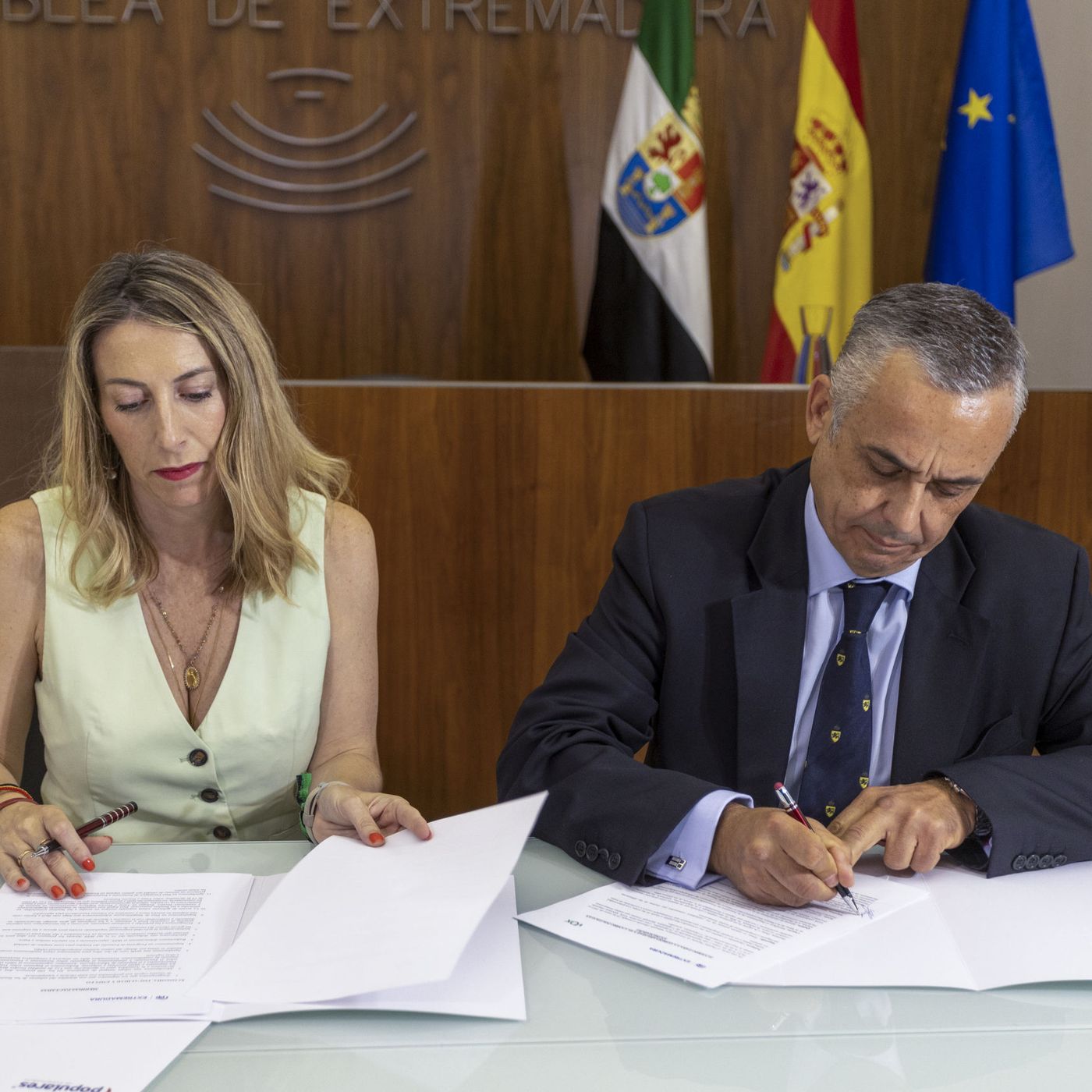 Tertulia La Trinchera. Solo hay una opción en Extremadura