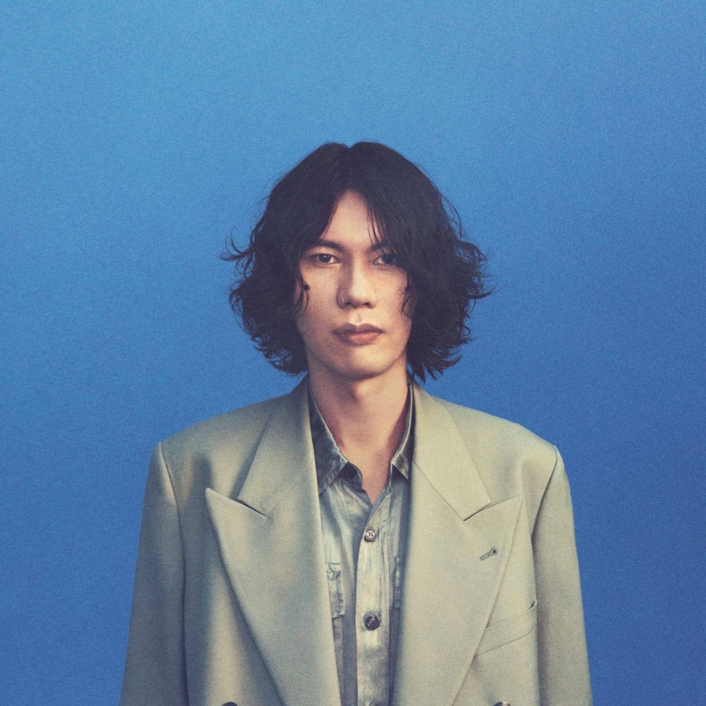 米津玄師は“移民”であり続ける　「IRIS OUT」「烏」に表れる大衆音楽家の矜持 episode artwork