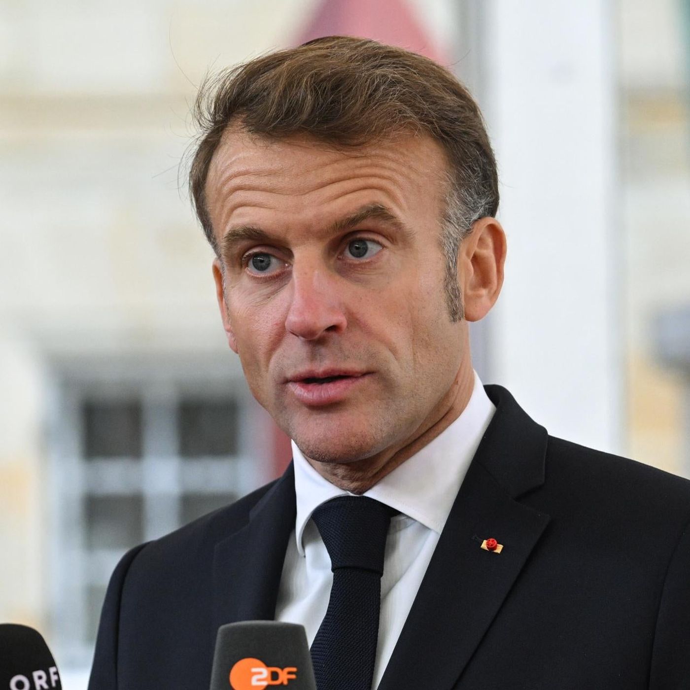 Tertulia: 'El barco de Macron se hunde'