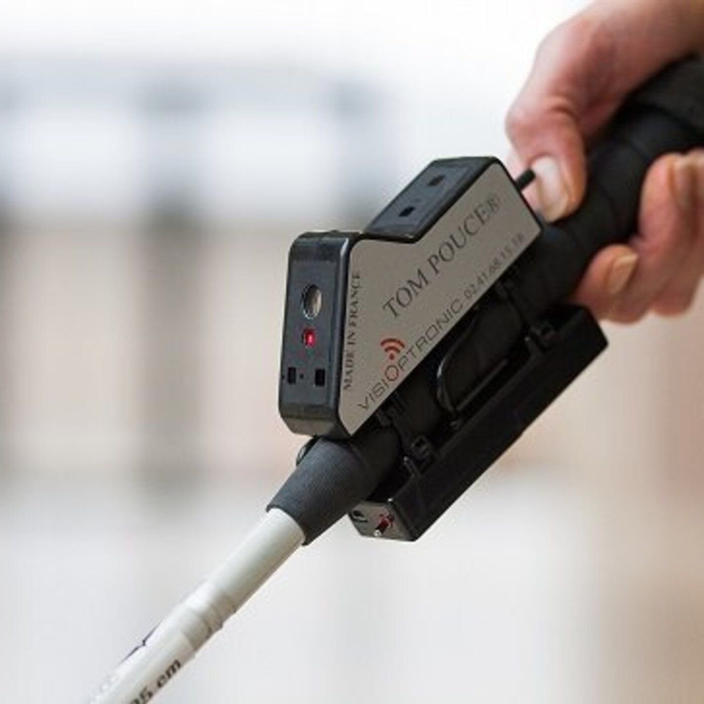 Au-delà des apparences ! La canne blanche intelligente "Tom Pouce" par Visioptronic