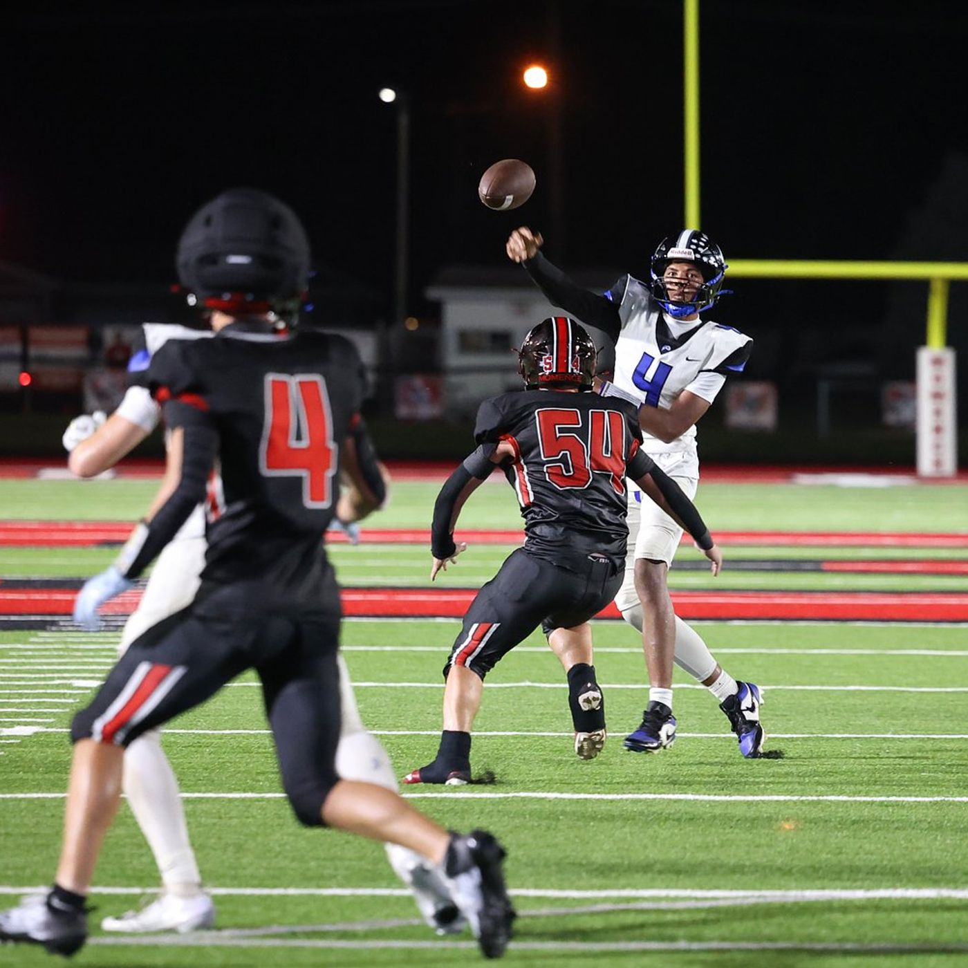 Cash Minard throws 5 TD passes as Clifton Central beats rival Momence 42-0 episode artwork