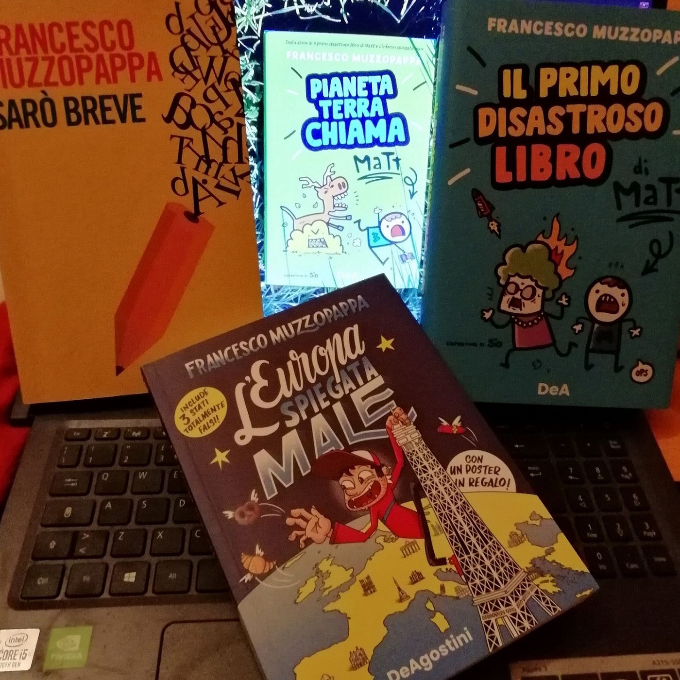 SCEMO CHI LEGGE