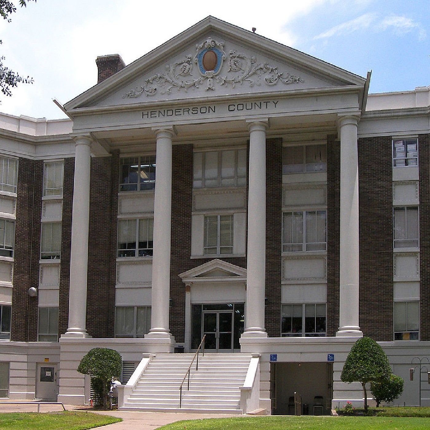 What\'s Happening In Henderson County