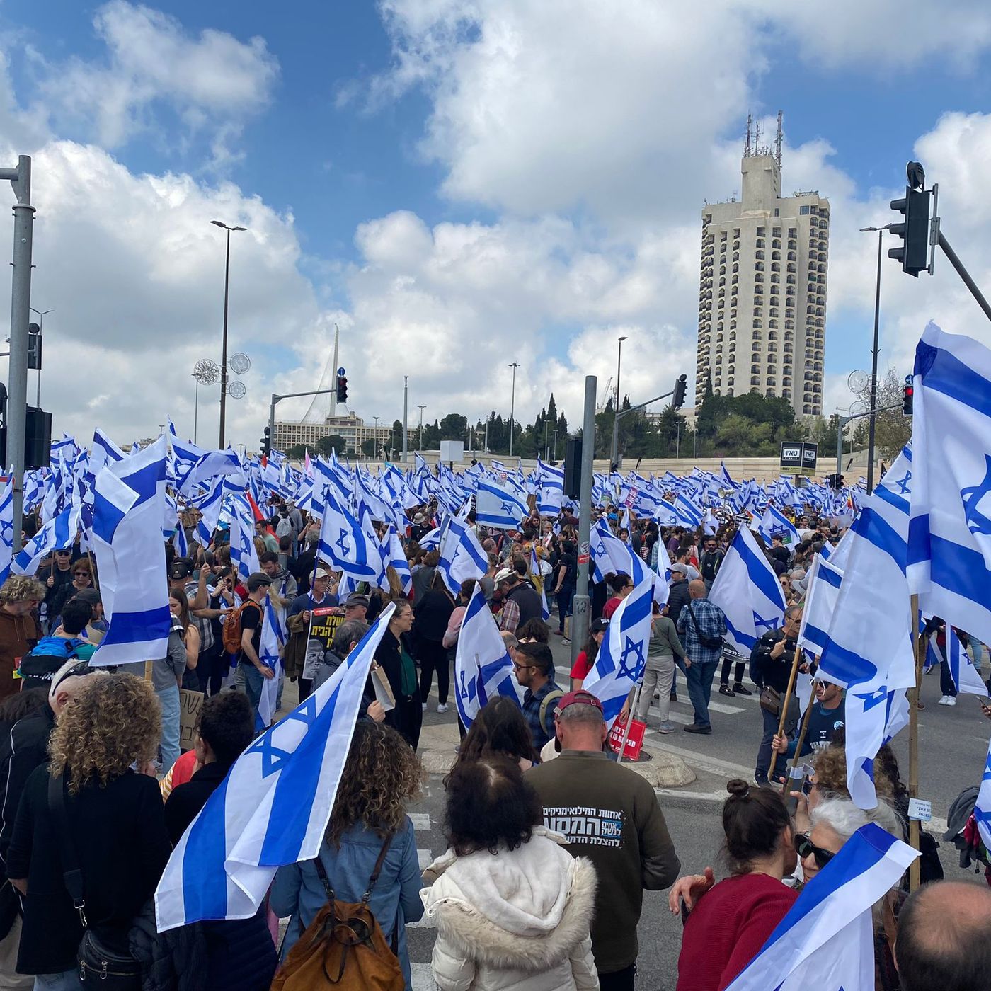 Israele. Riforma delle Giustizia, Netanyahu arretra di fronte alle proteste