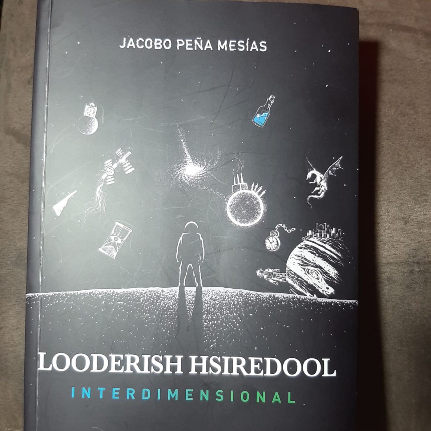 Qué lee Gardeazábal, LOODERISH  de Jacobo Peña,editado por Letrame