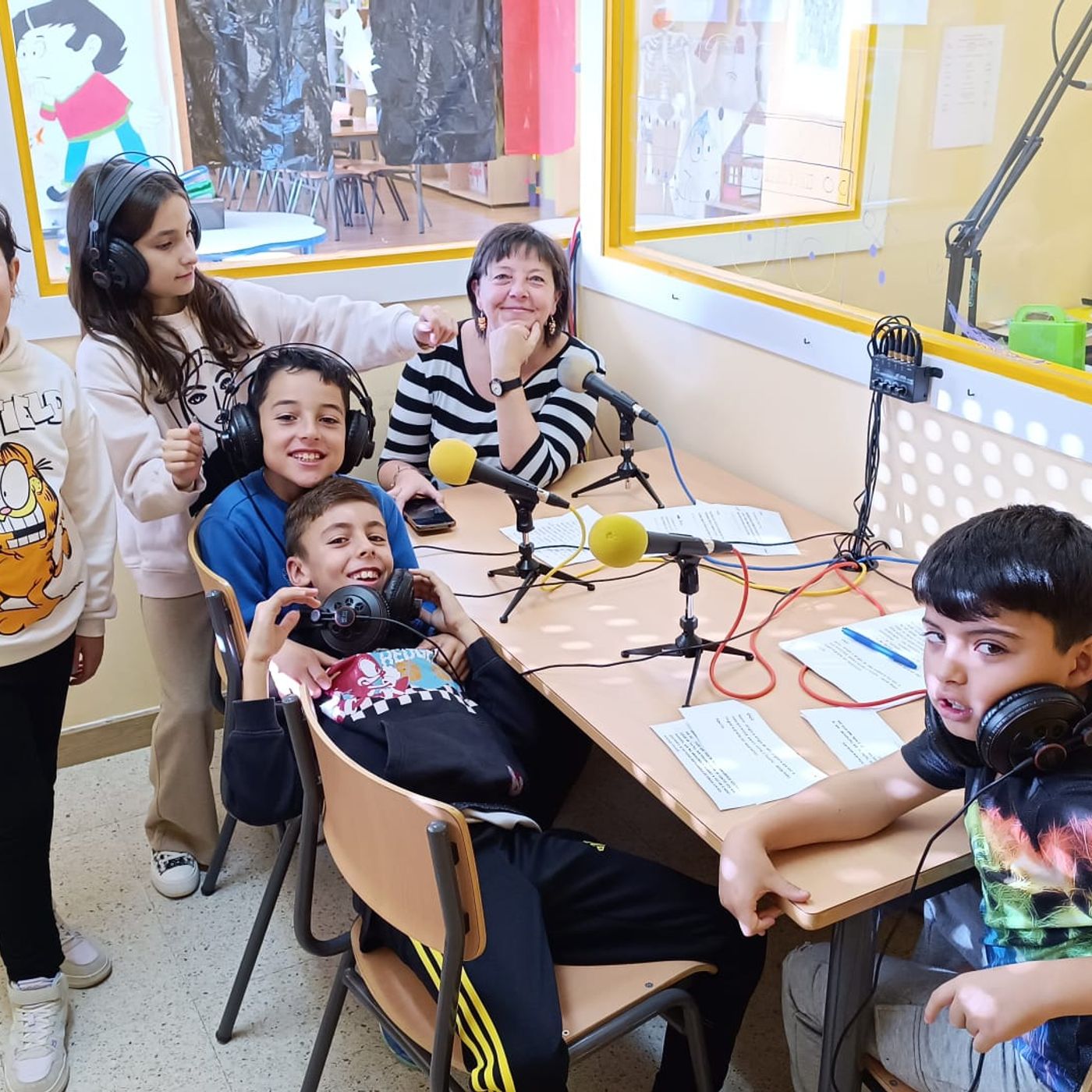 Entrevista a Ana. Directora da asociacion de teatro a caniceira e profesora de historia no IES episode artwork
