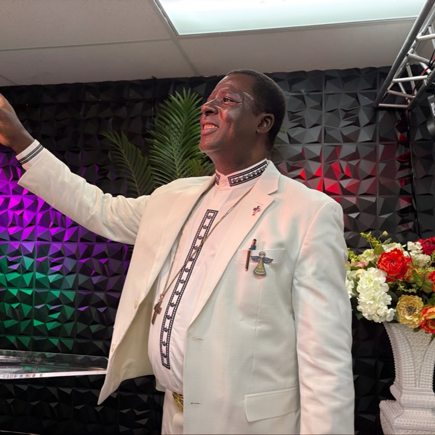 World Impact Radio- Teachings and prayers with Dr Bonnie Etta