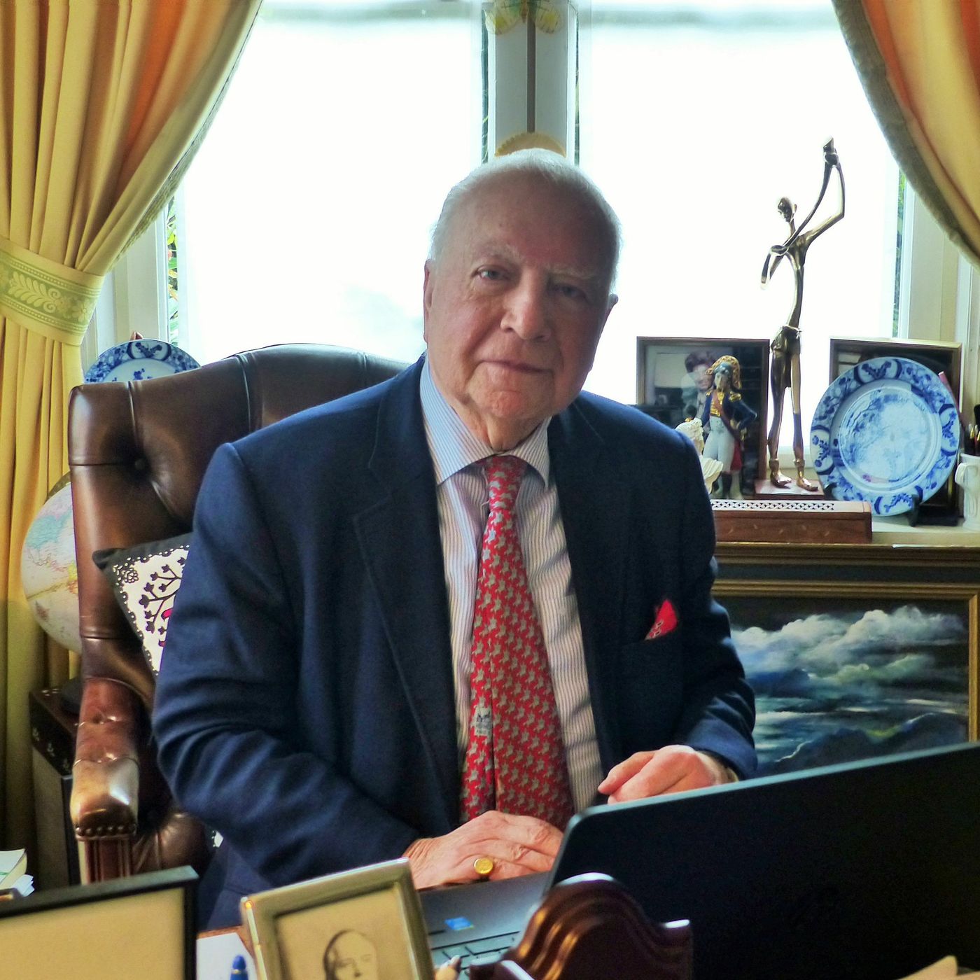 Mark Eyskens,l'ex Premier Ministre Belge nous invite à nous poser les bonnes questions episode artwork