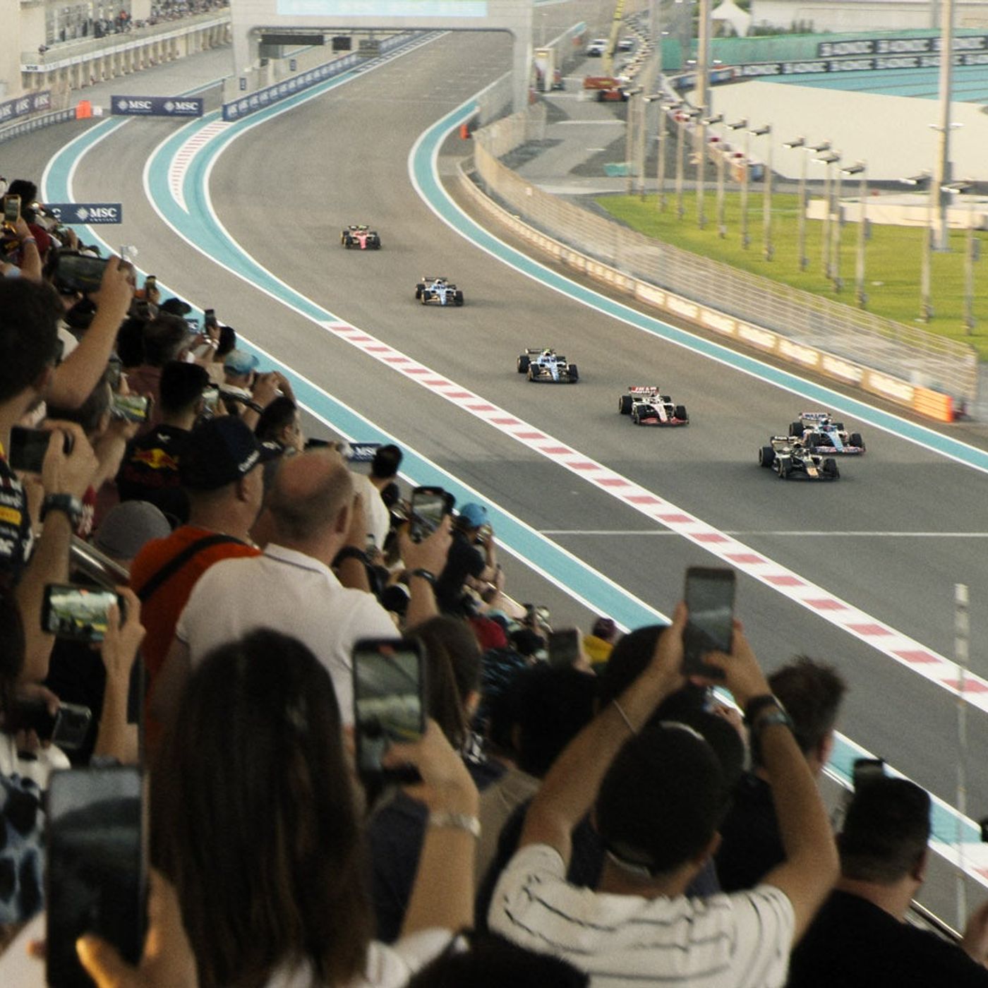 La Brújula de la Economía: La preocupante inflación, la ausencia de medidas y la cancelación de la F1 (13/03/2026) episode artwork