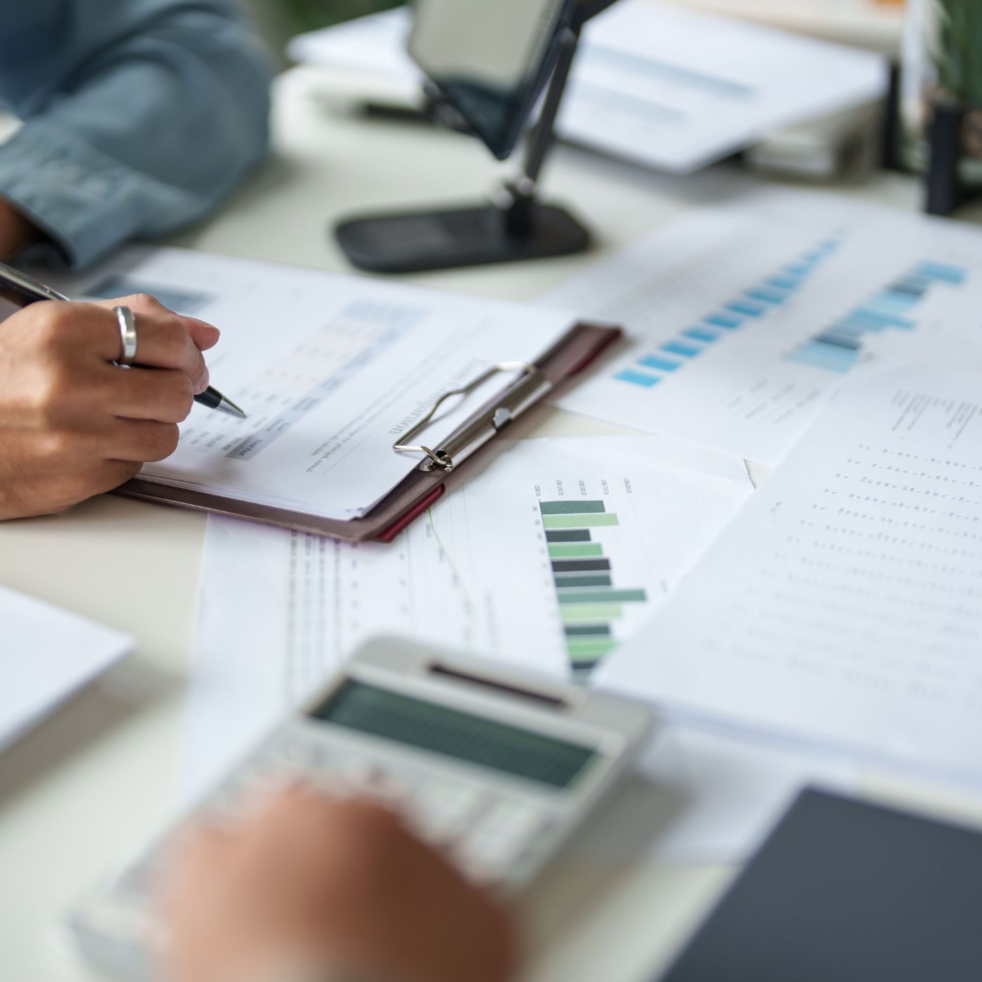 Understanding Spousal Maintenance: What You Need to Know episode artwork