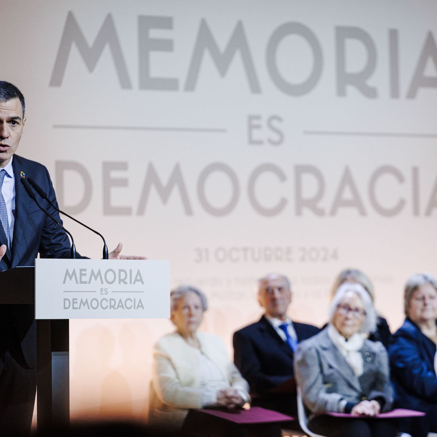 Es Noticia: Sánchez se ausenta del funeral de Valencia y acude a un homenaje de la guerra civil