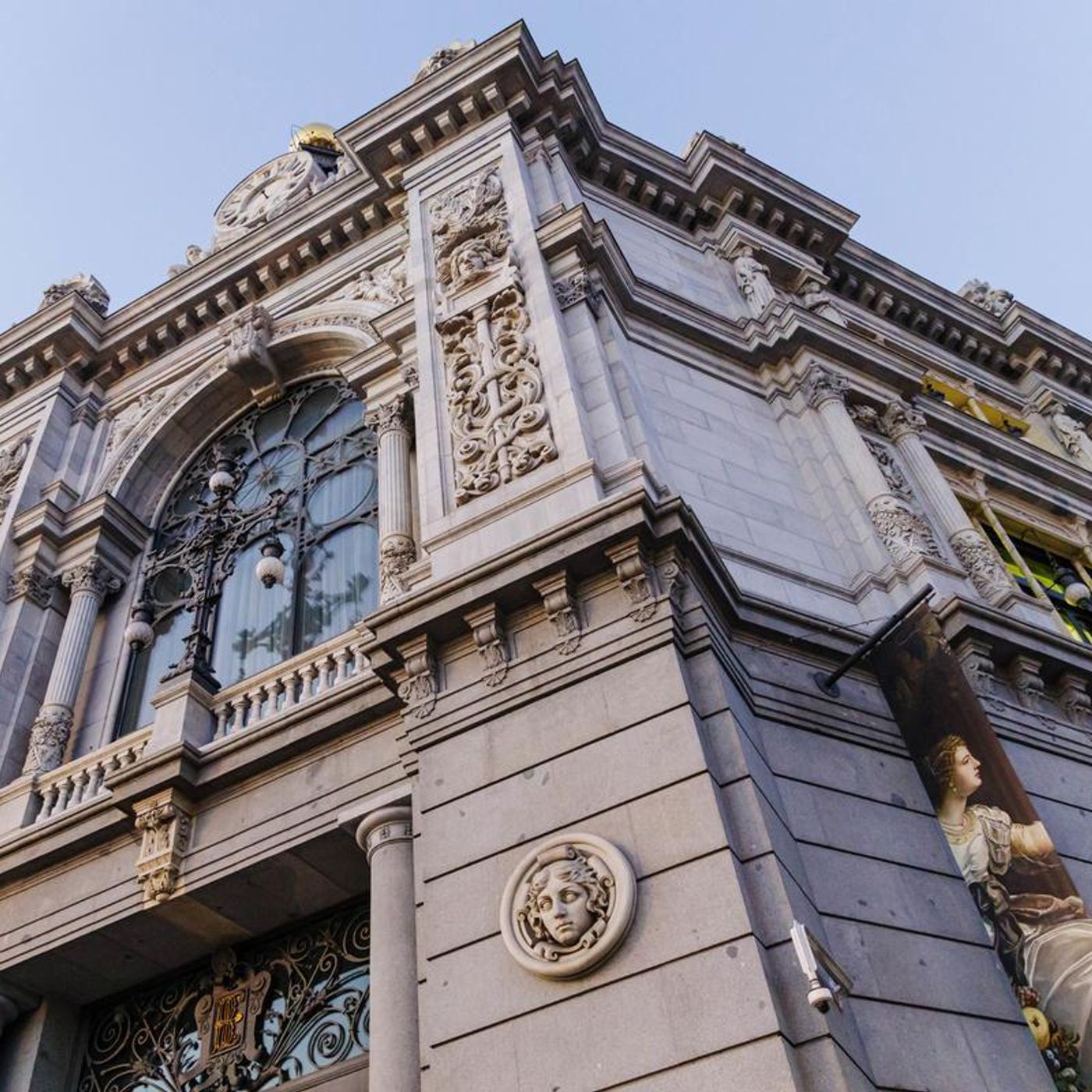 D128 El Banco de España aconseja guardar esta cantidad de dinero en casa para emergencias episode artwork