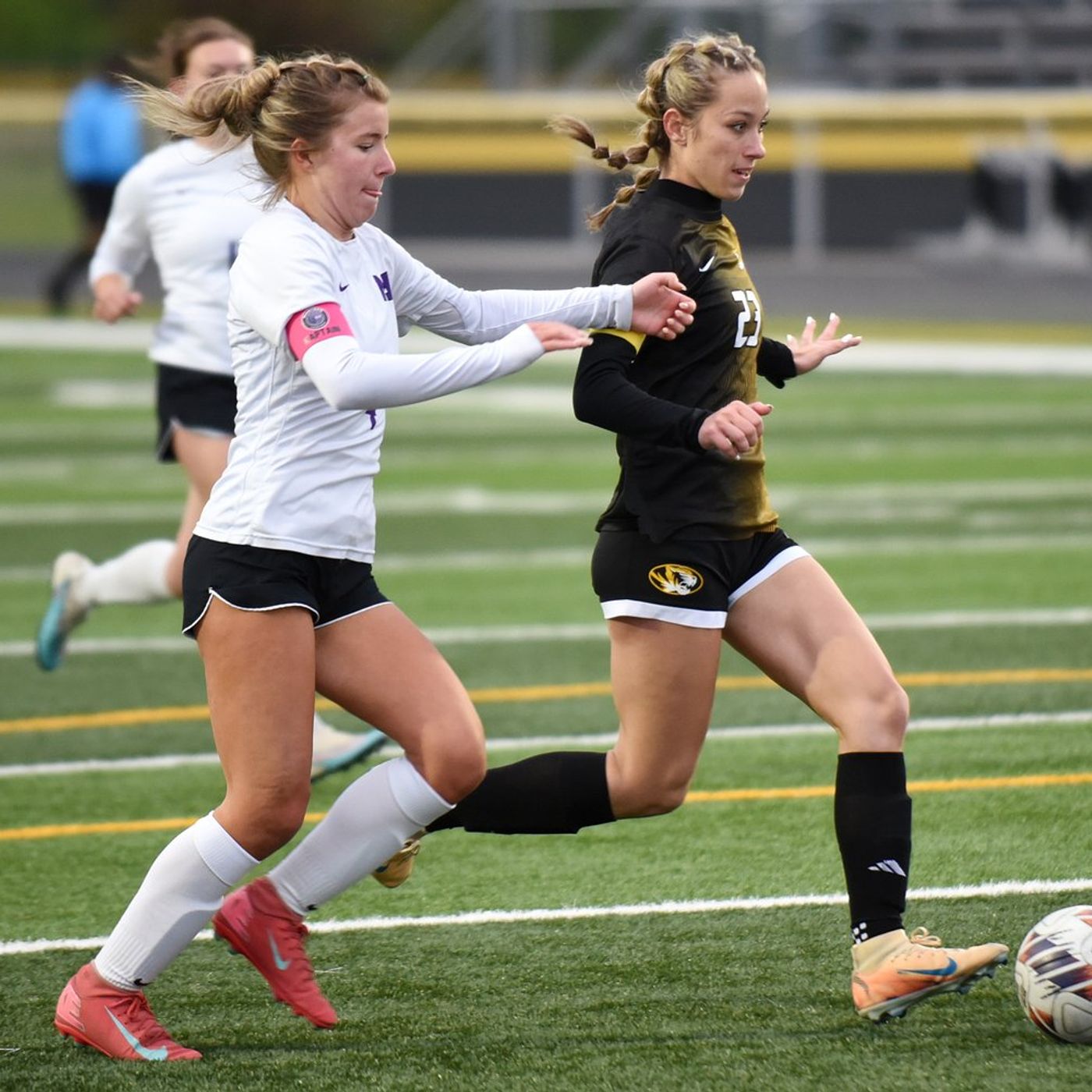 Herscher tops Manteno on senior night, finishes 5th straight perfect conference season episode artwork