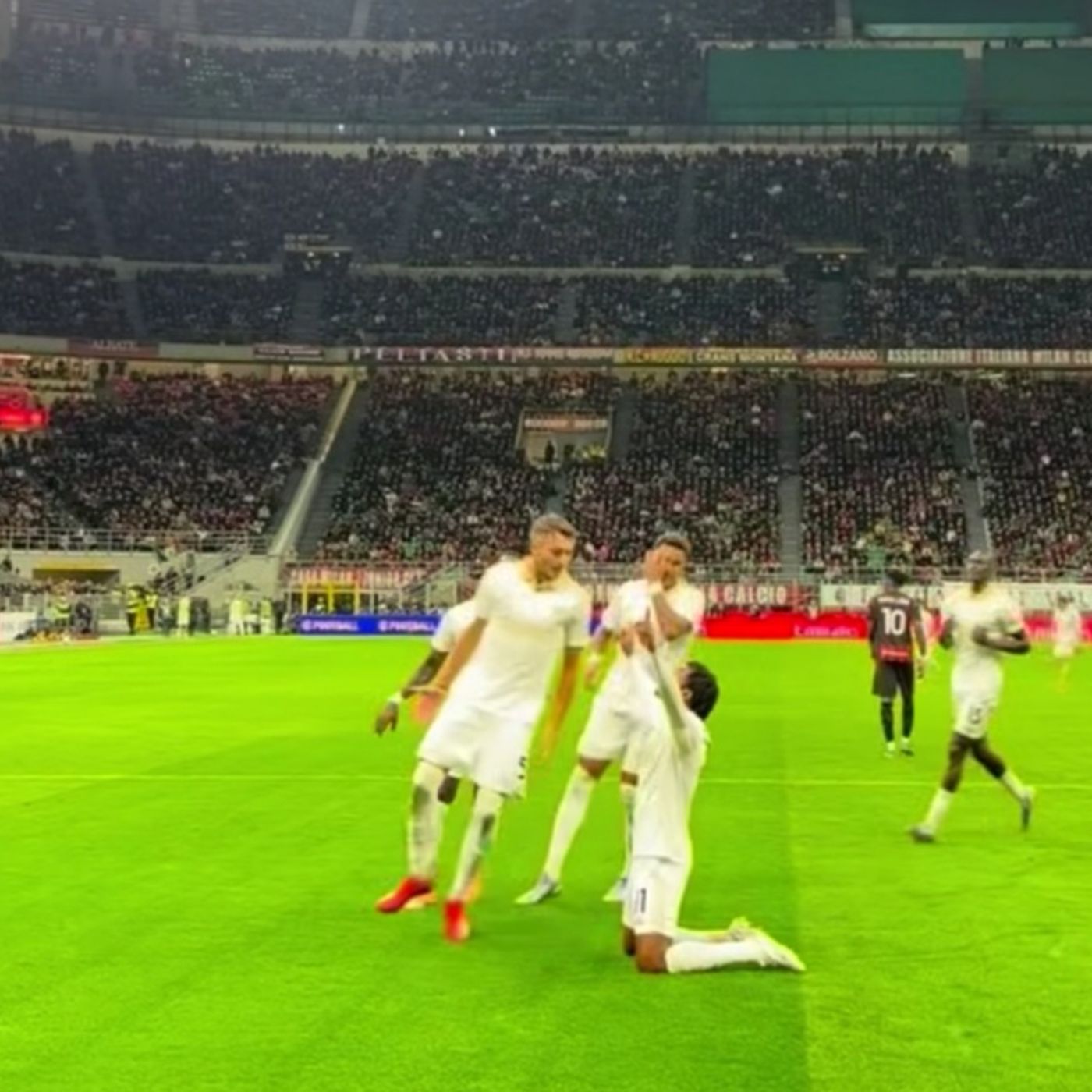 Milan, niente allungo in classifica: un bel Pisa sfiora il colpaccio a San Siro Milan, niente allungo in classifica: un bel Pisa sfiora il colpaccio a San Siro