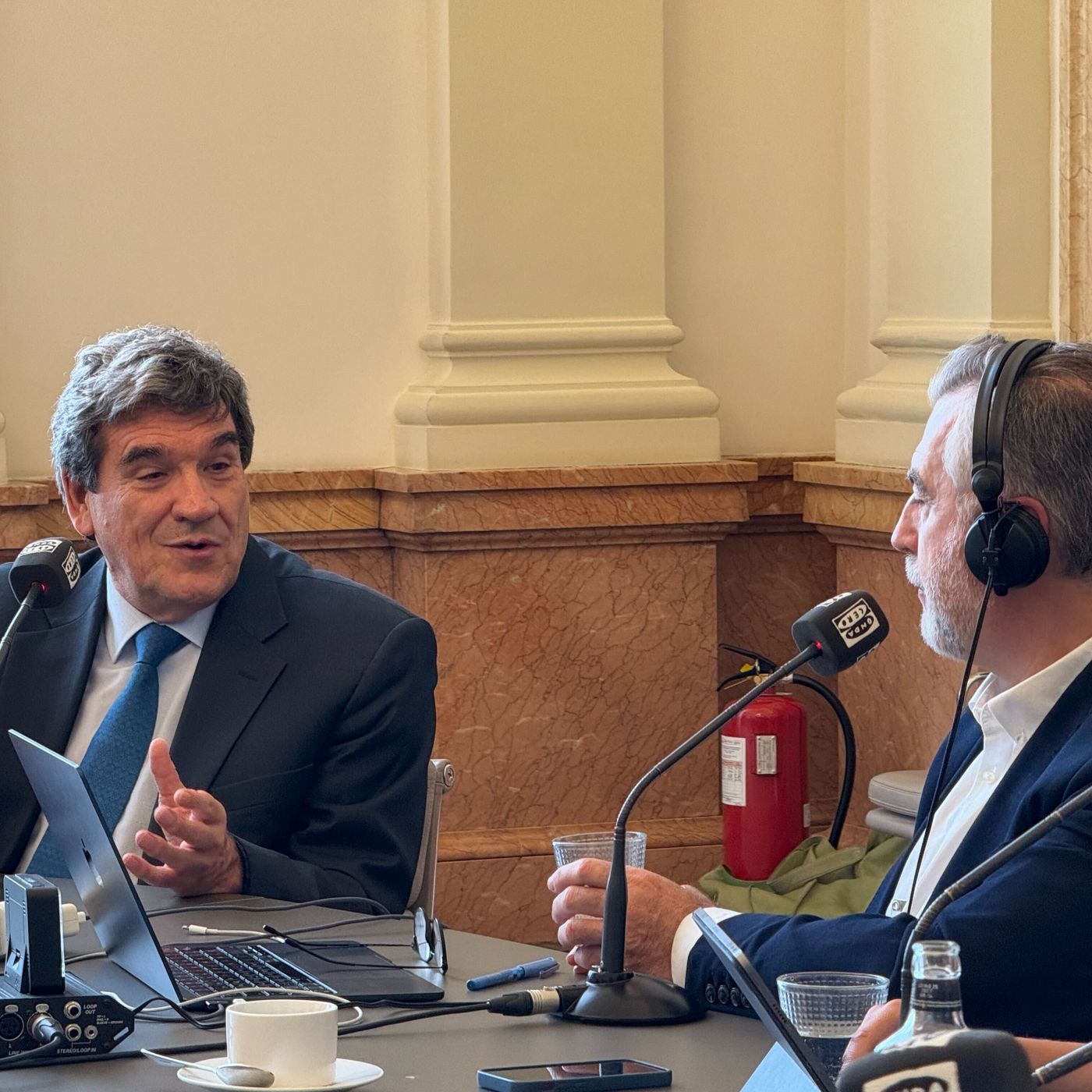 cover of episode José Luis Escrivá sobre la opa de BBVA y el Sabadell: "Hay que dejar el juego al mercado"