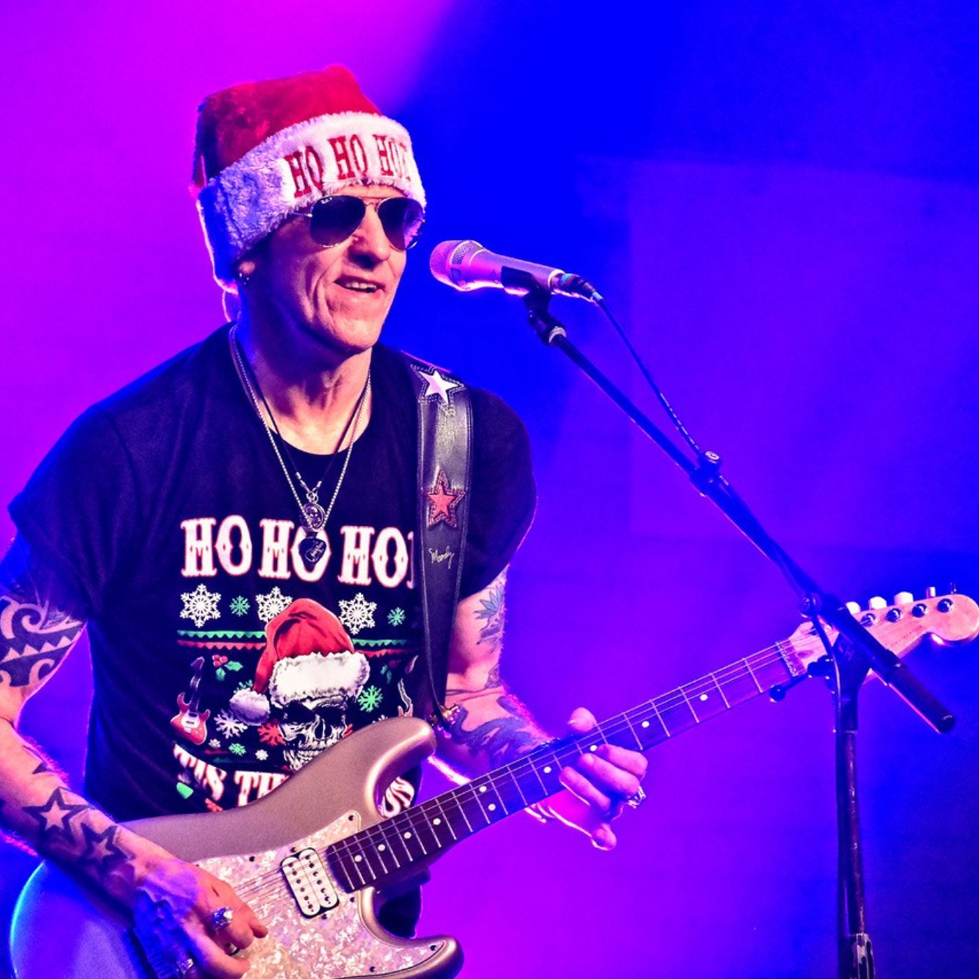 DOUG TALKS TO GARY HOEY about the new Christmas Single and the upcoming HOLIDAY SHOW episode artwork