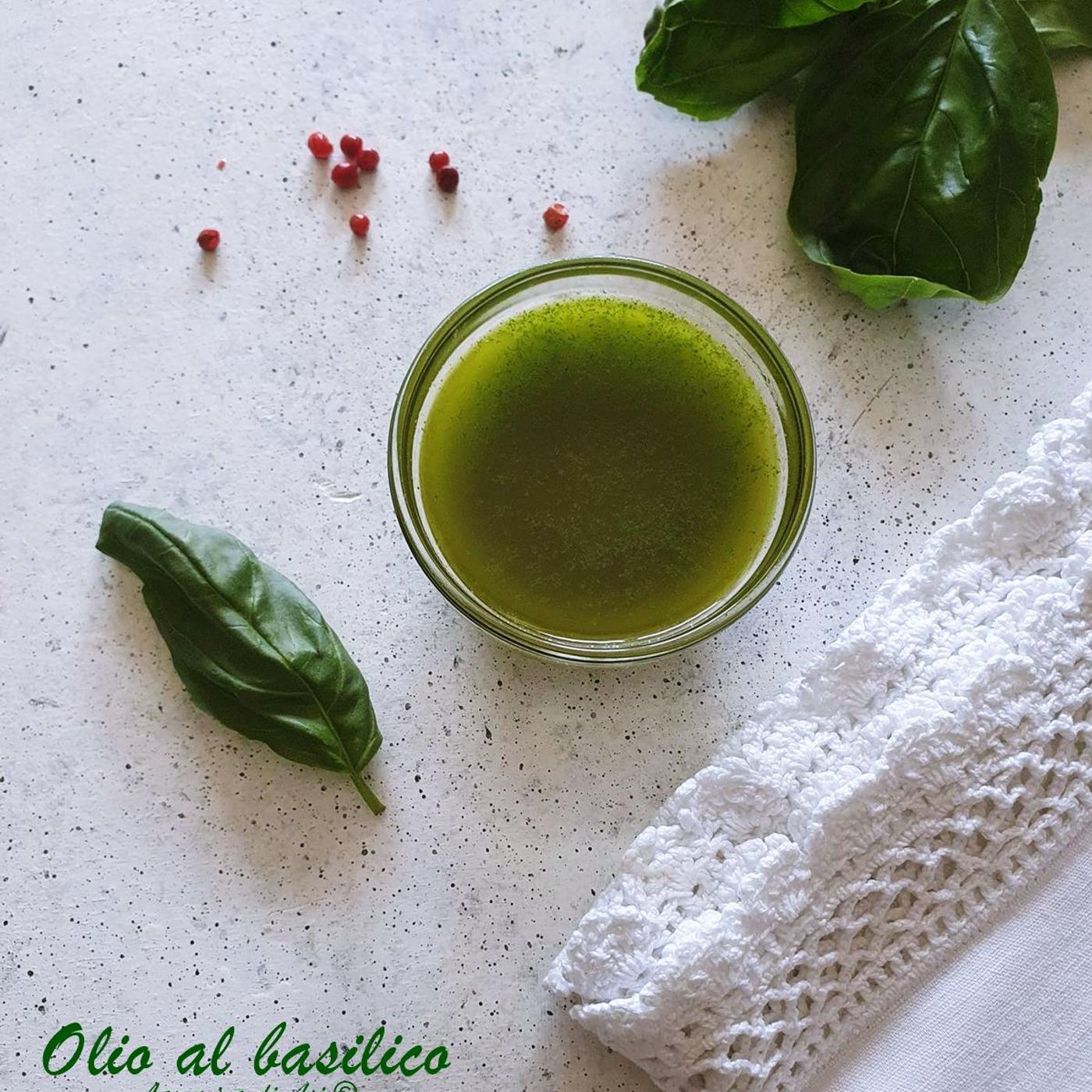 Olio al basilico fatto in casa(verde brillante e profumato) episode artwork