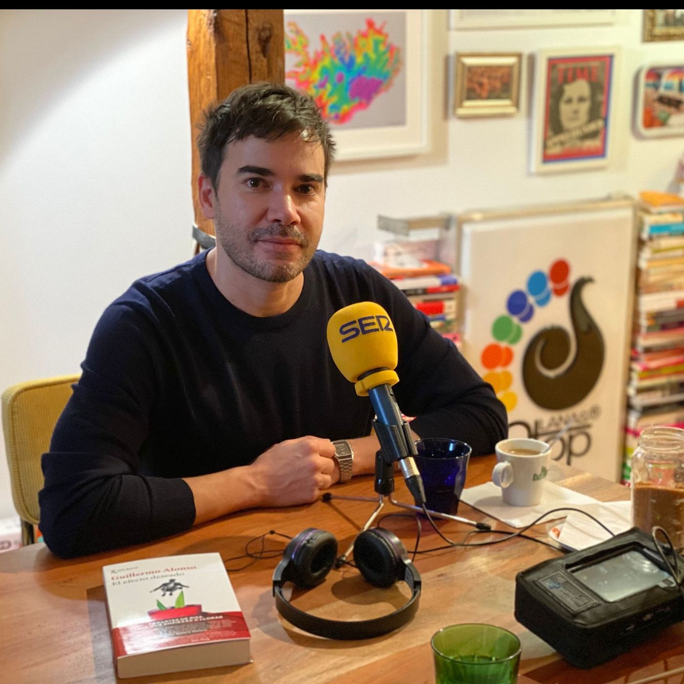 Desayunando con... | El escritor Guillermo Alonso "debería ser gallegosexual" episode artwork