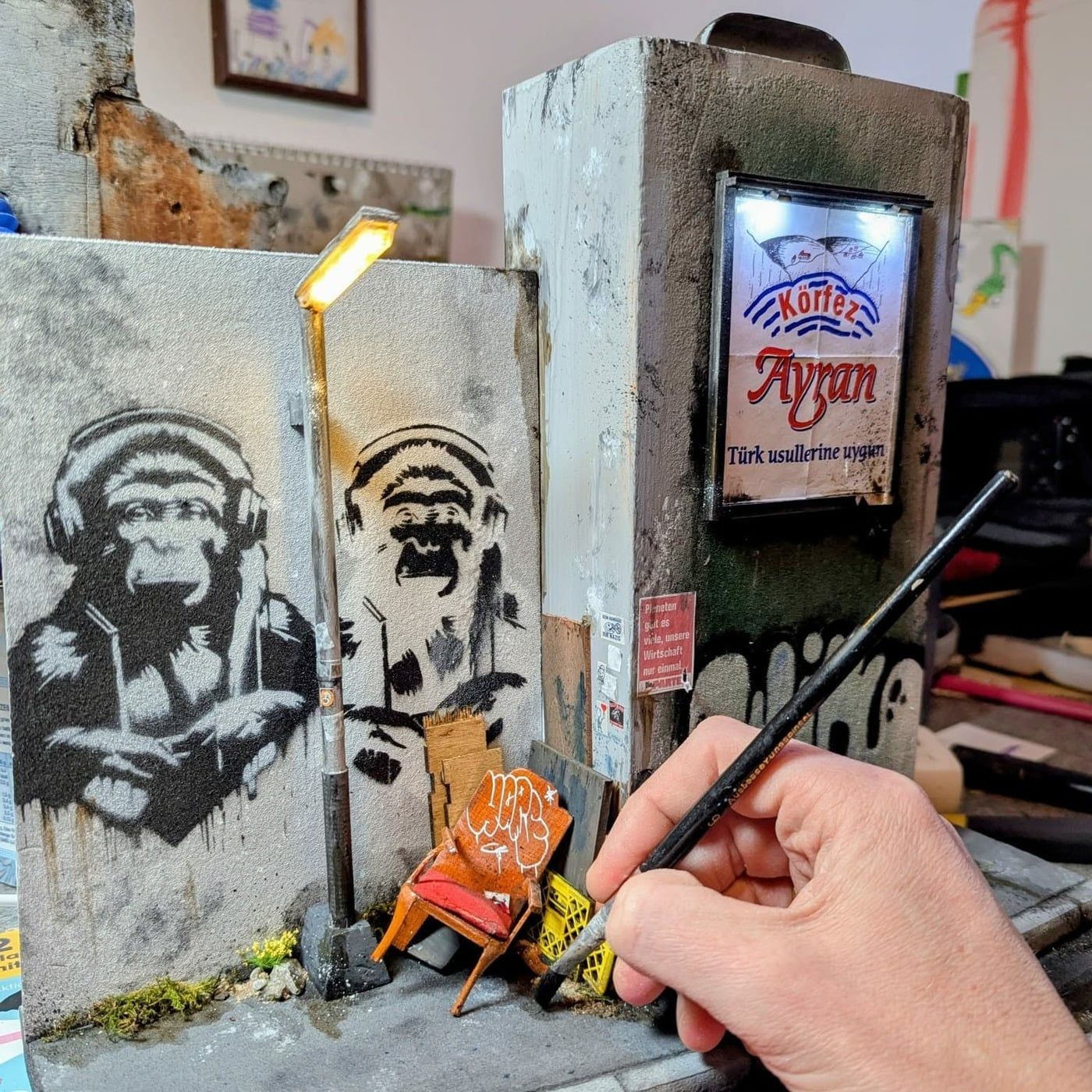 HOPE - Diorama Streetart & Miniatur Graffiti - Stencils, Vinyls, Upcycling - Wem gehört die Stadt - Wiesbaden - [ GERMANY ] episode artwork