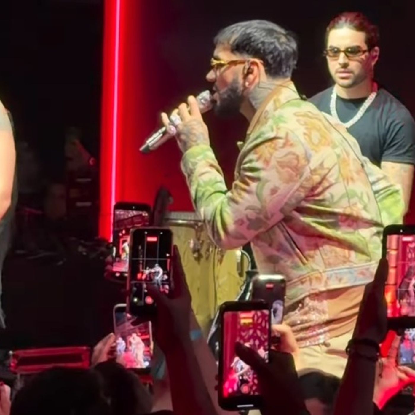 Cuando no era cantante - Yung Beef, Anuel, Fuerza Regida (live at Billboard Latin Music Week) Commentary episode artwork