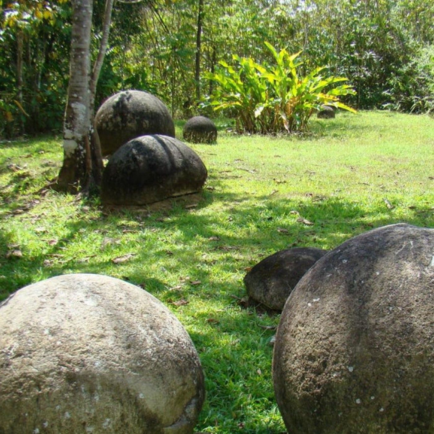 Al Filo de lo Real nº 216: Geoglifos de Oriente Medio, Piedras Misteriosas, Islas Malditas, Tabú episode artwork