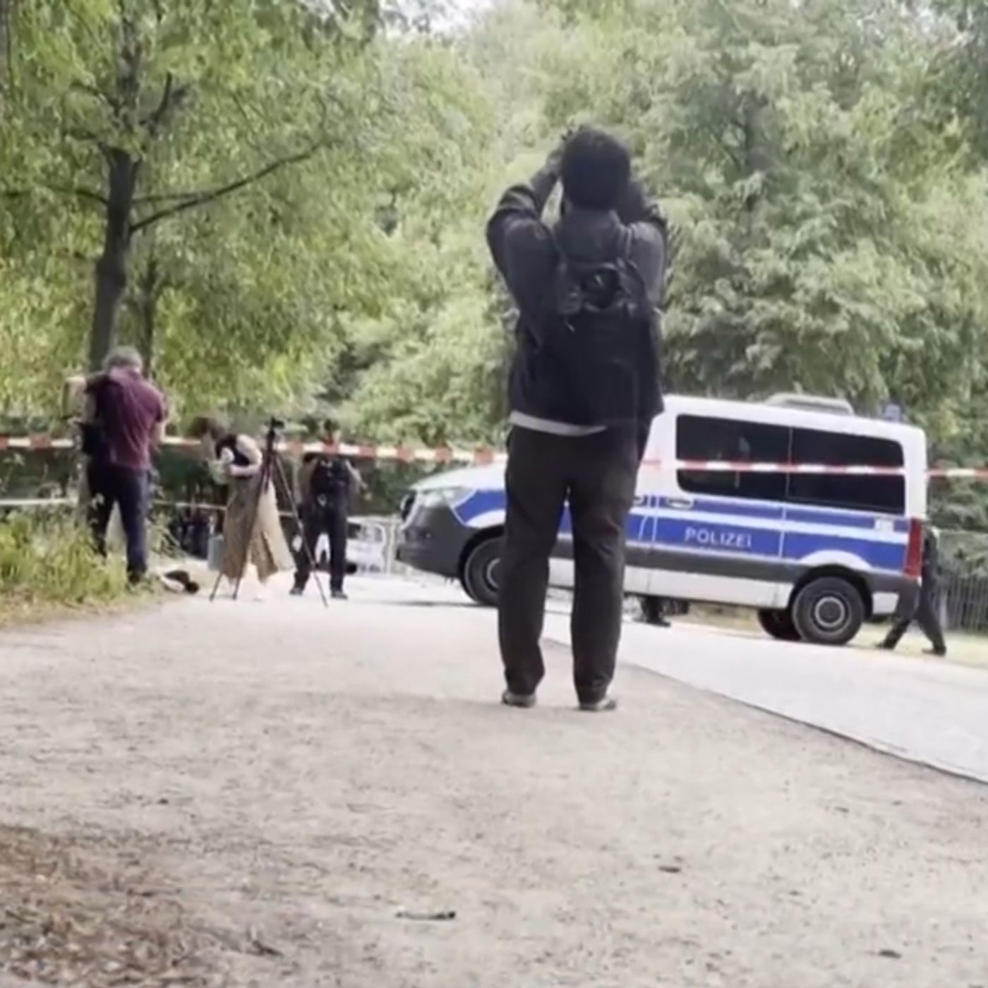 Attentato a Berlino, ucciso il presunto autore in un blitz della polizia episode artwork