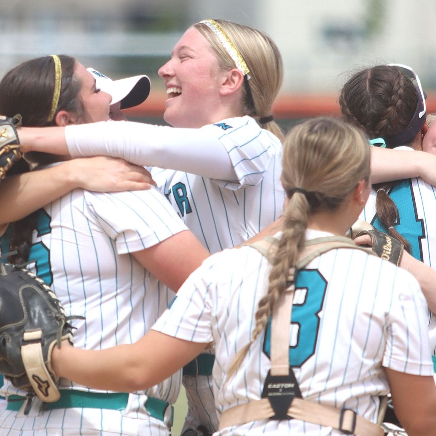 Woodstock North keeps historic season going, tops Crystal Lake Central for Class 3A regional title episode artwork