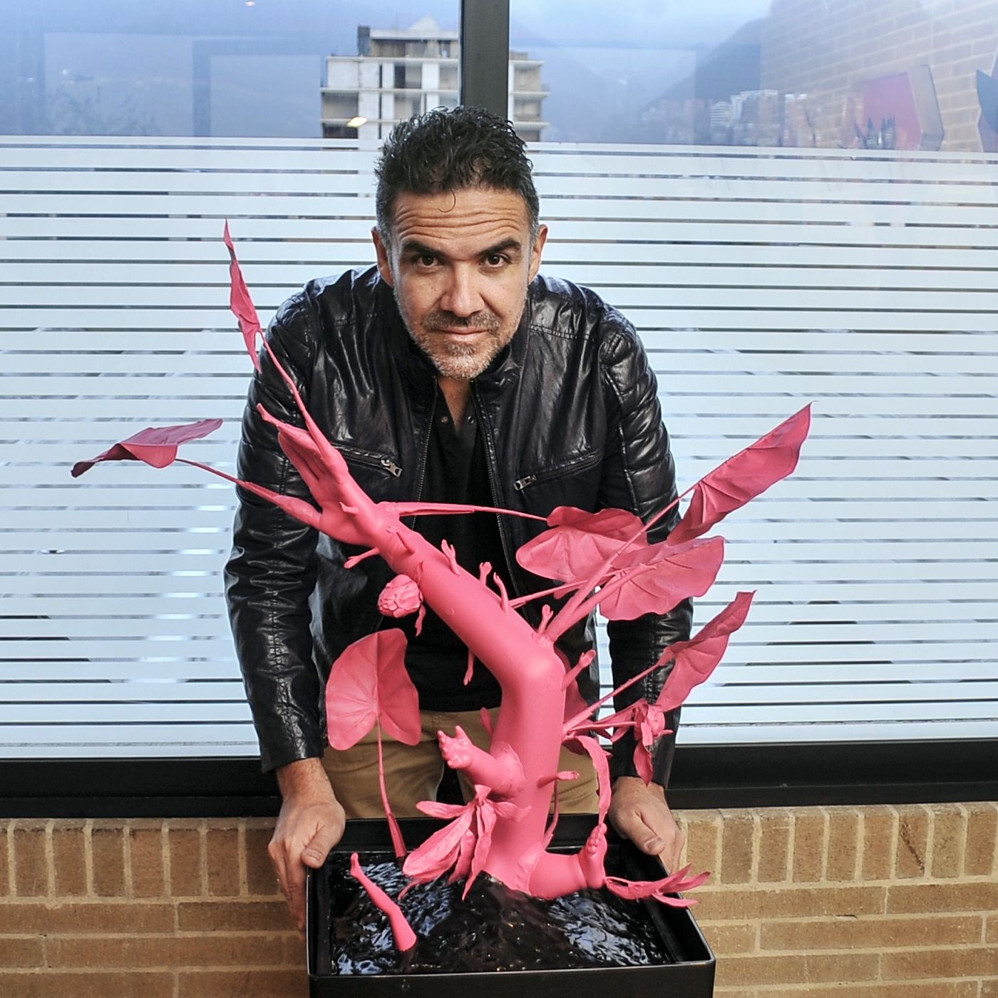 Leo Macías Presenta "Entre la Imperfección y la Apropiación" episode artwork