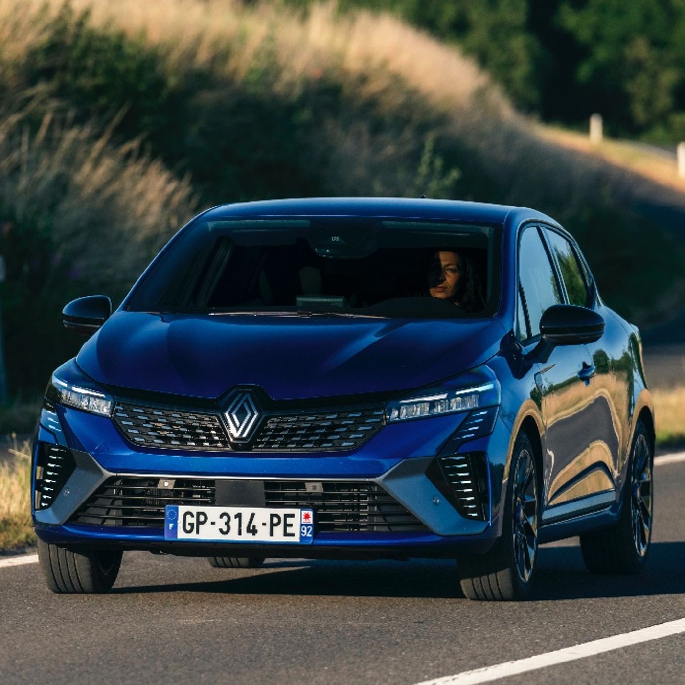 Renault Clio E-Tech Hybrid - L'ibrido che consuma come un diesel episode artwork