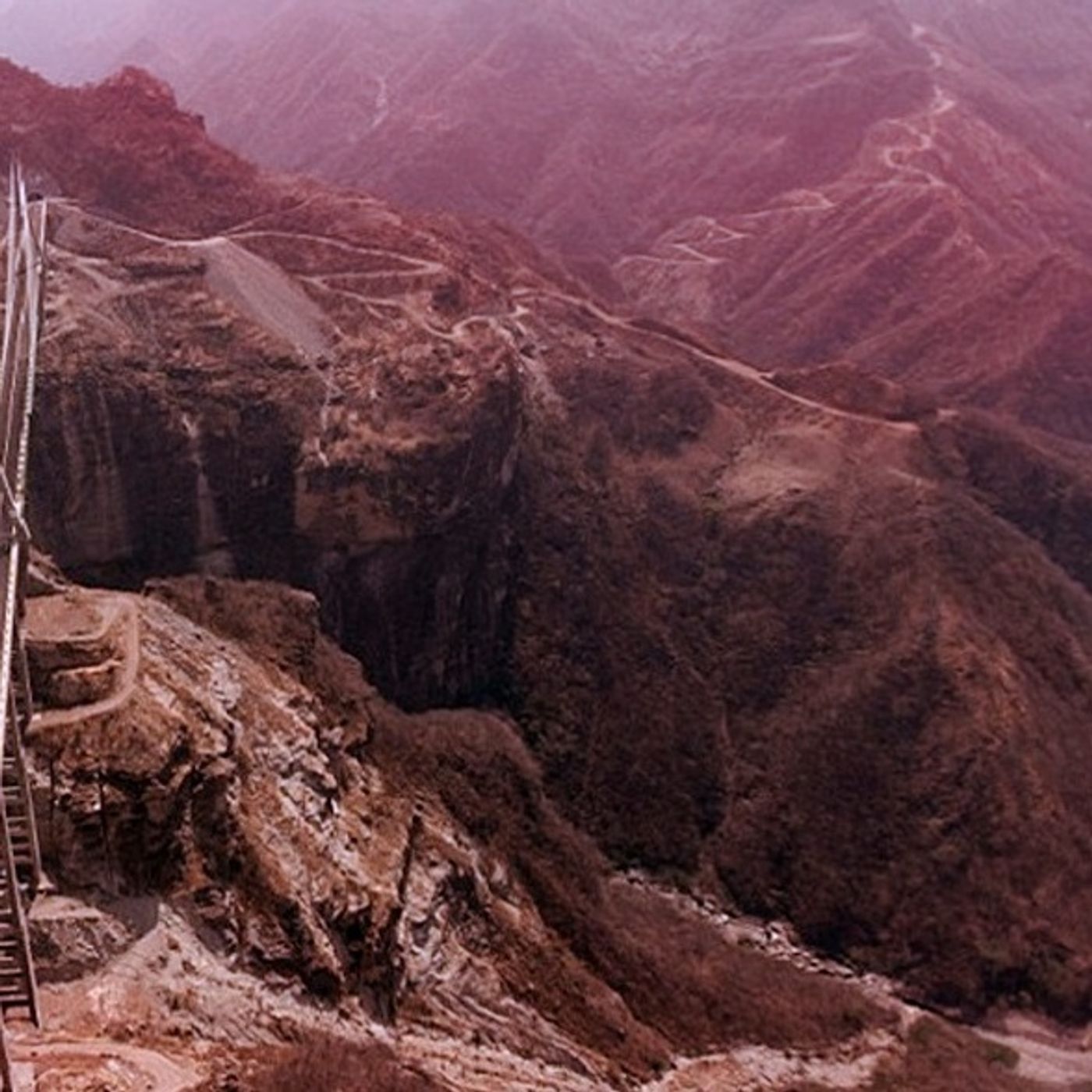 El Espinazo Del Diablo Historias De Terror - REDE