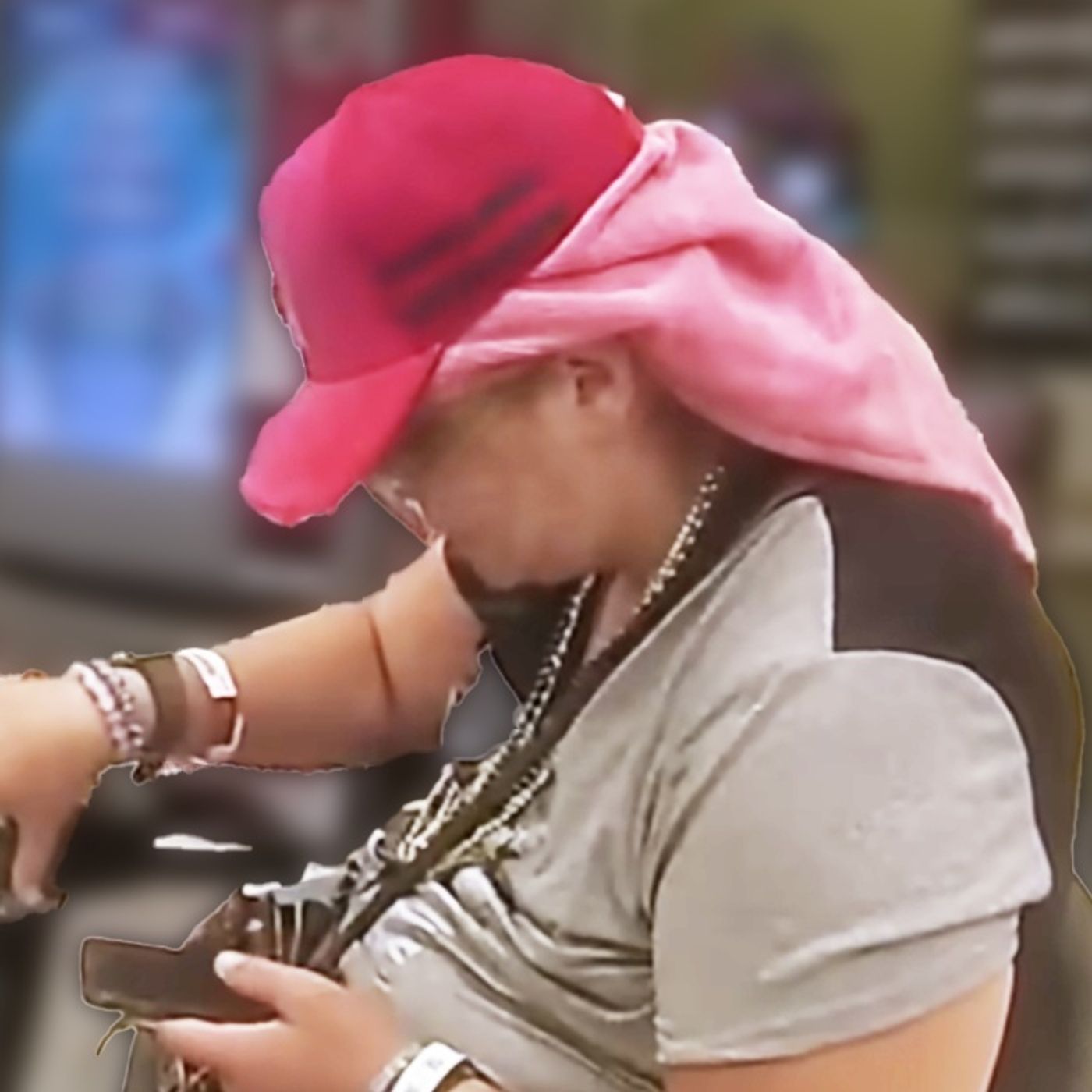 Officers Can't Keep a Straight Face With This Shoplifter
