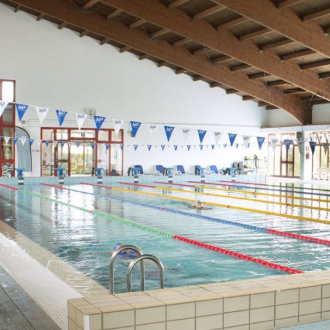 Ristrutturazione e riqualificazione: la piscina comunale chiude dal 31 agosto episode artwork