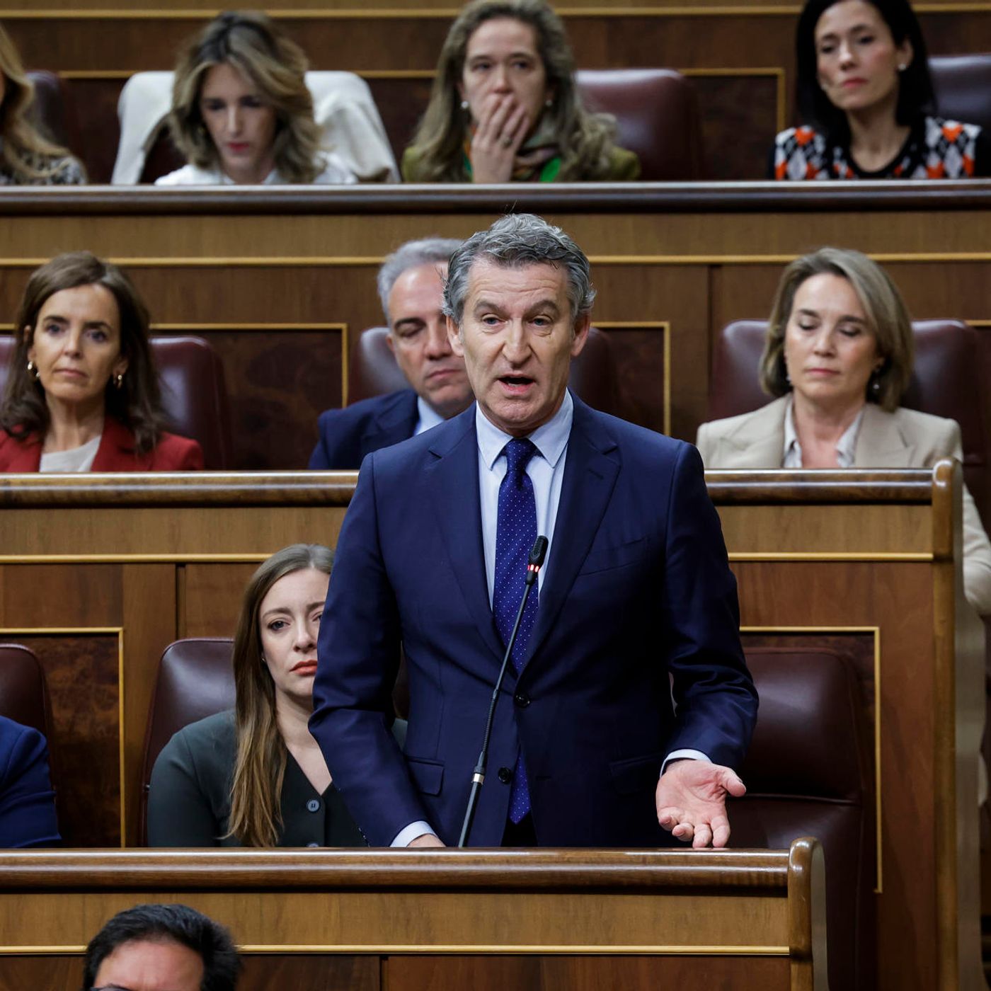 Noticias La Trinchera. El PP busca los apoyos que no tiene para una moción de censura en las calles