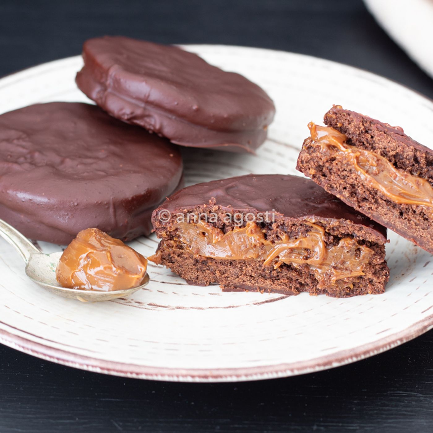 Alfajores al cioccolato: i golosi biscotti argentini con dulce de leche