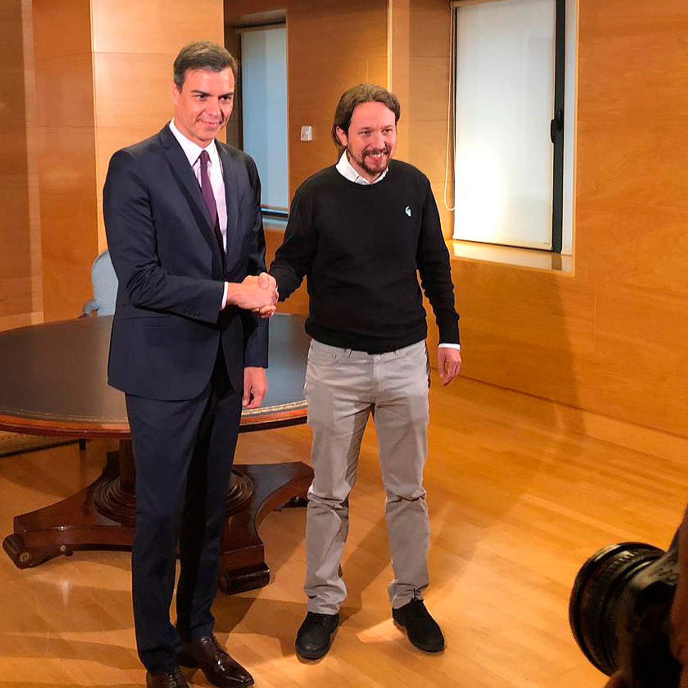 La República de los Tonnntos: Cuando Sánchez felicitó a Pablo Iglesias por la gestión de las residencias